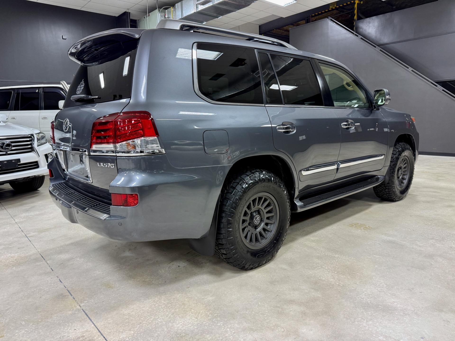 2014 Lexus LX 570