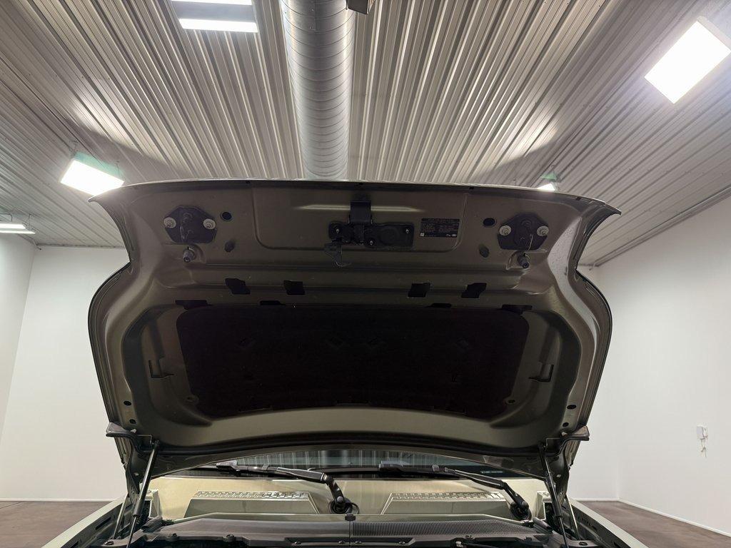 2024 Land Rover Defender 90 X-Dynamic SE