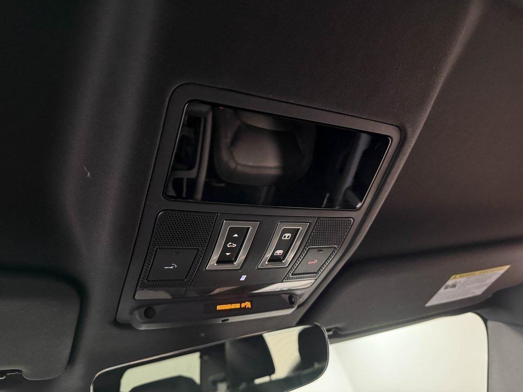 2024 Land Rover Defender 90 X-Dynamic SE