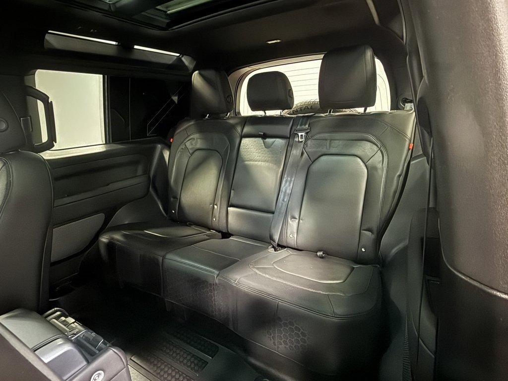 2024 Land Rover Defender 90 X-Dynamic SE