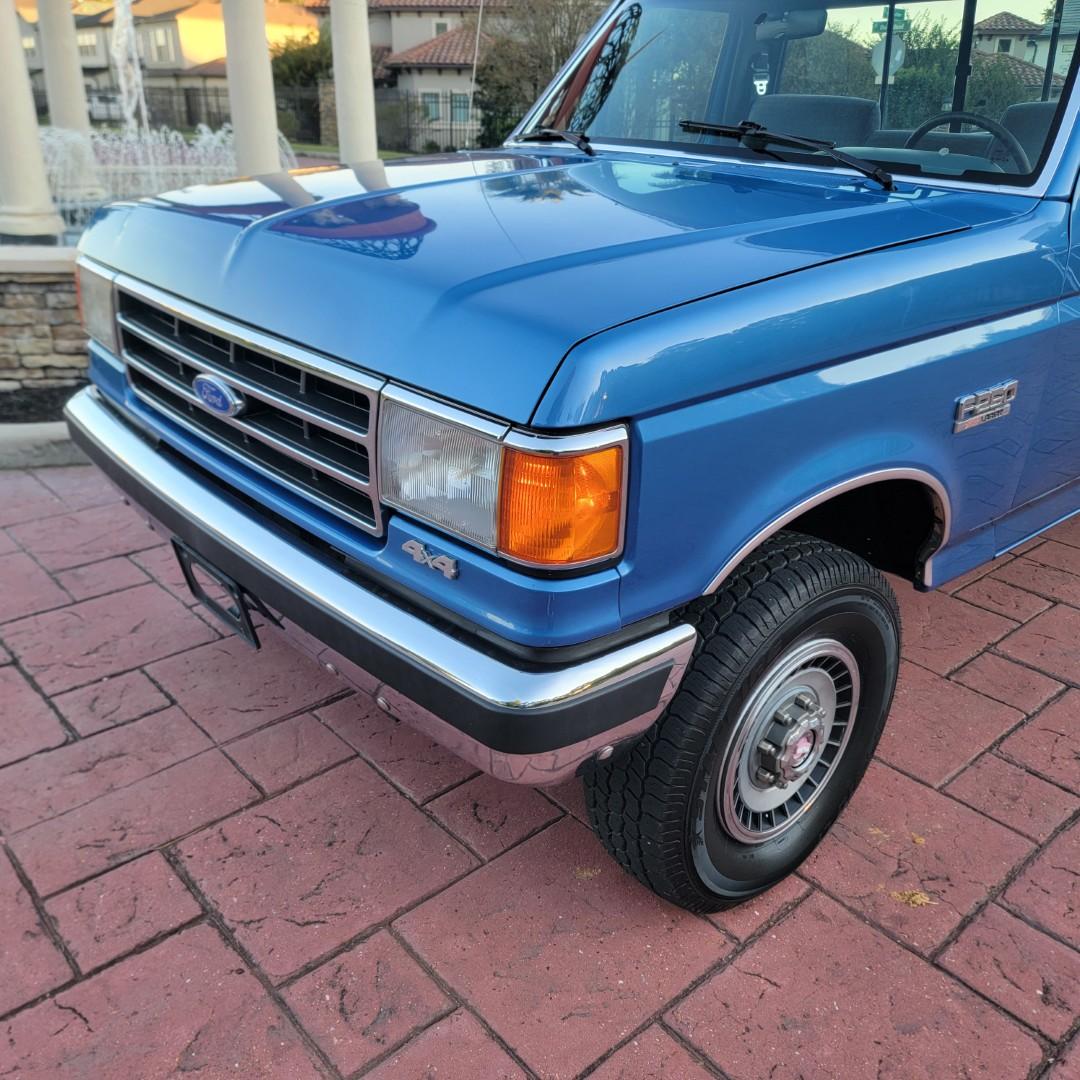 1990 Ford F-250 XLT Lariat