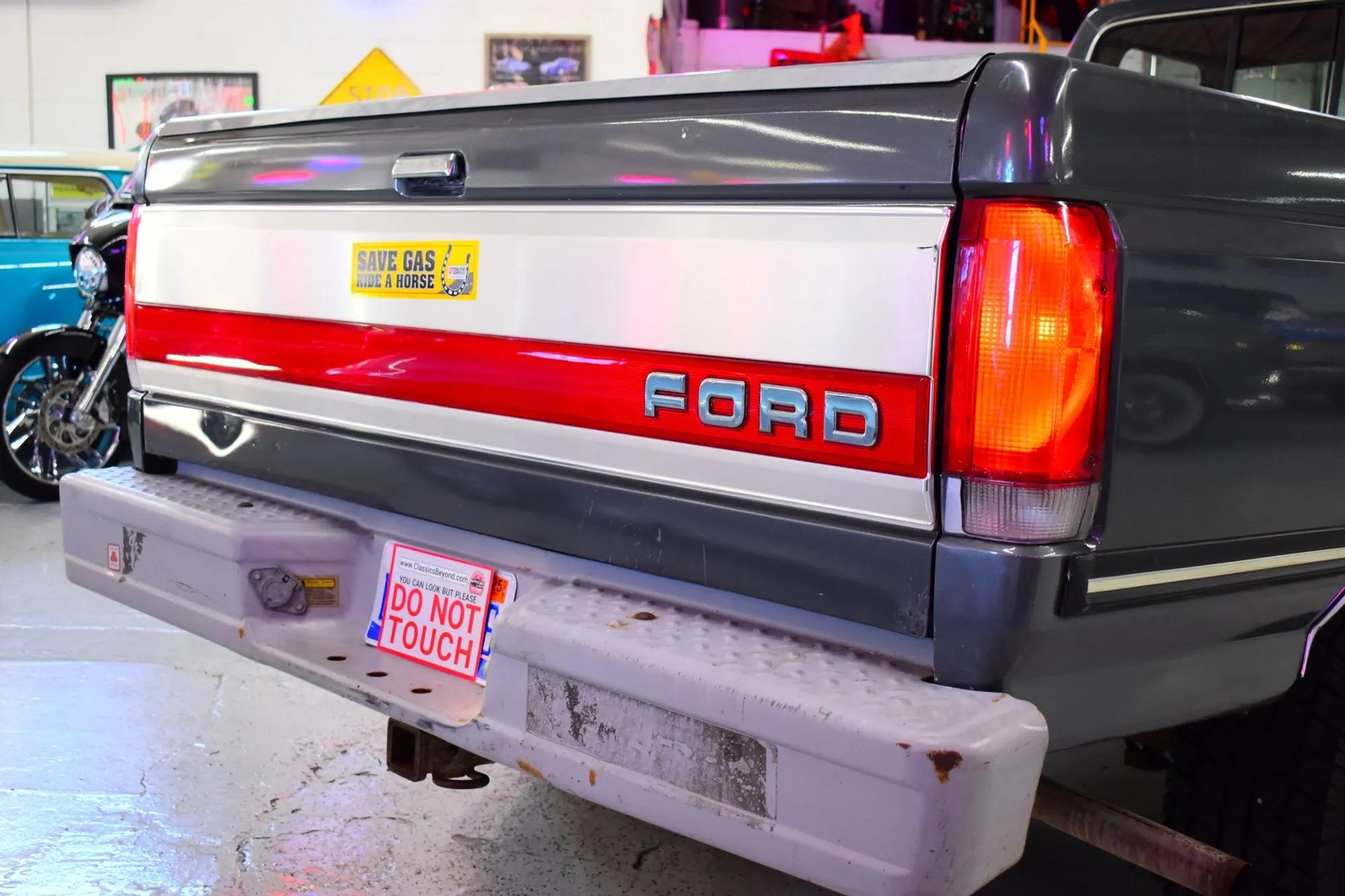 67k-Mile 1987 Ford F-250 XLT Lariat