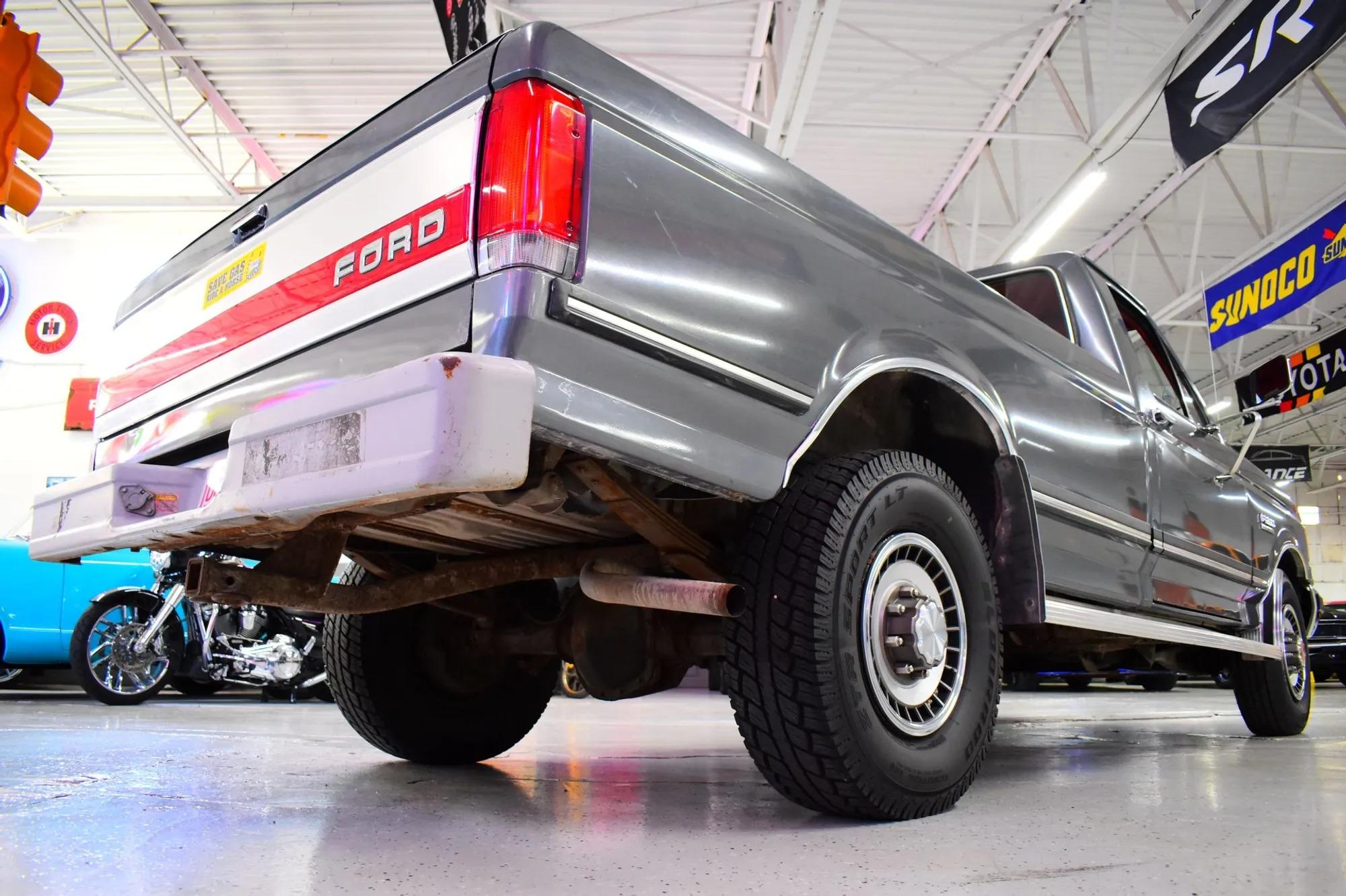 67k-Mile 1987 Ford F-250 XLT Lariat
