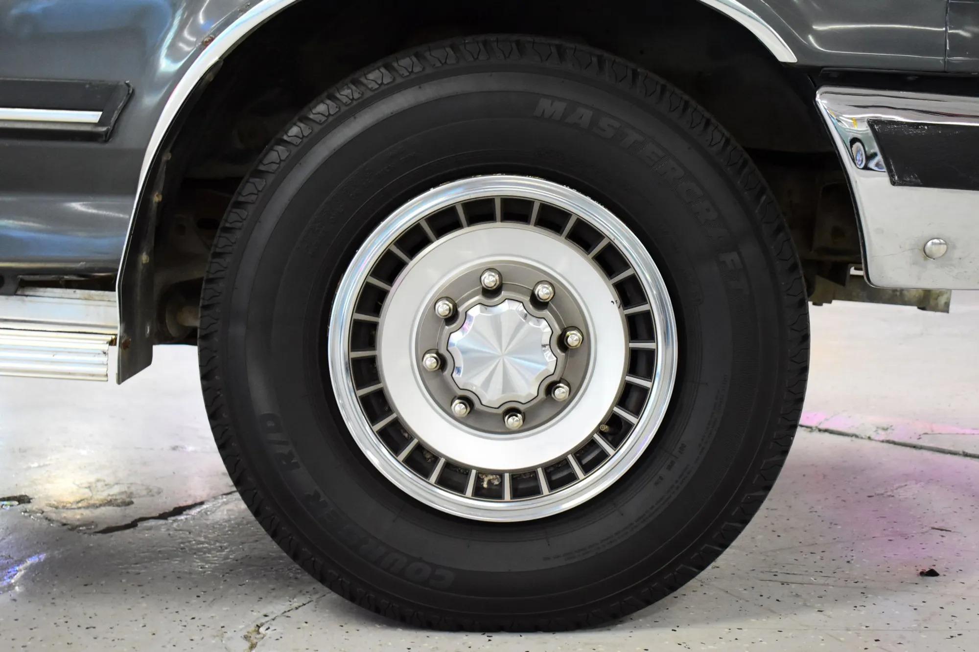 67k-Mile 1987 Ford F-250 XLT Lariat