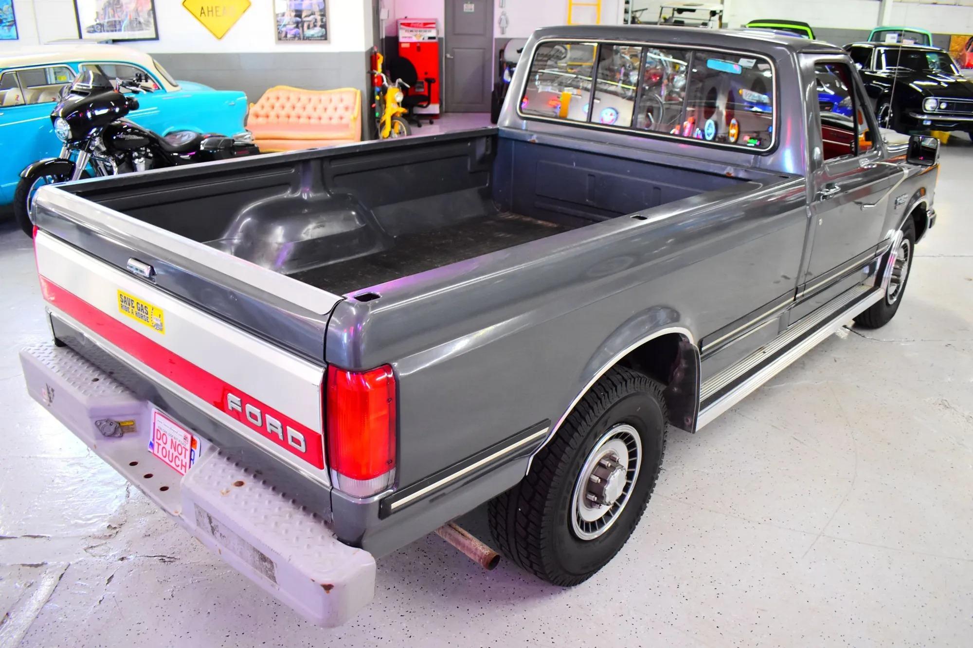 67k-Mile 1987 Ford F-250 XLT Lariat