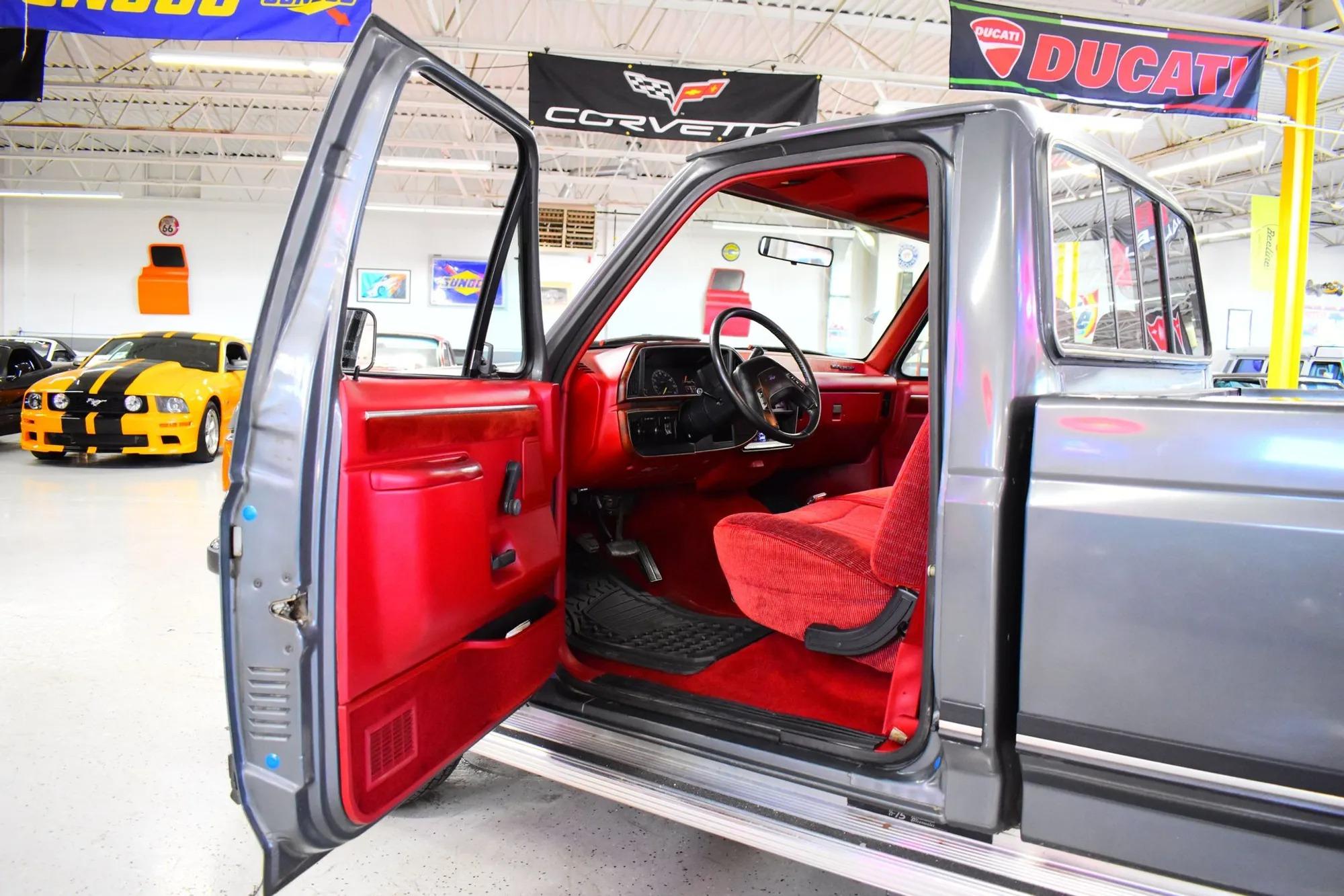 67k-Mile 1987 Ford F-250 XLT Lariat