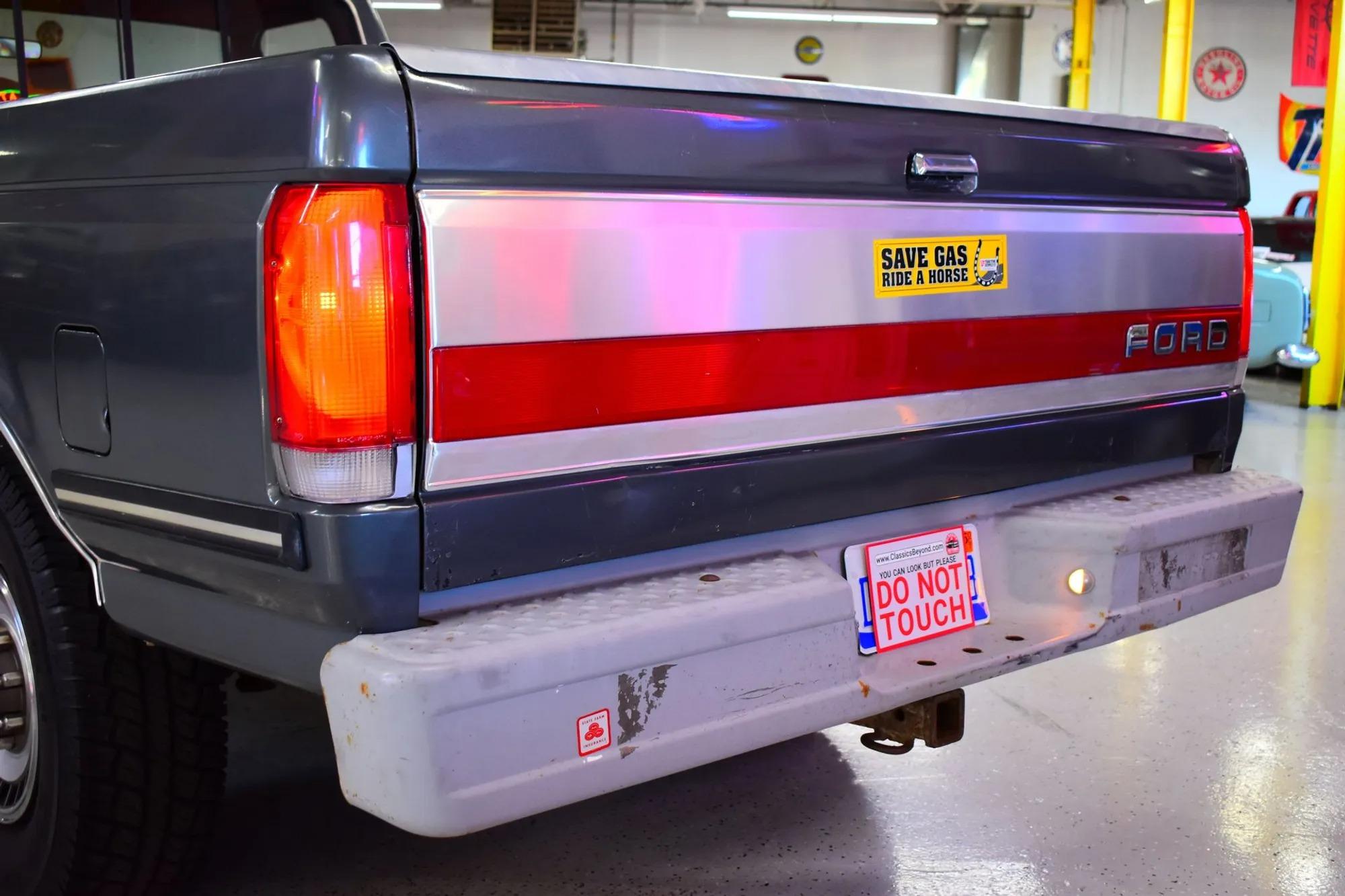 67k-Mile 1987 Ford F-250 XLT Lariat