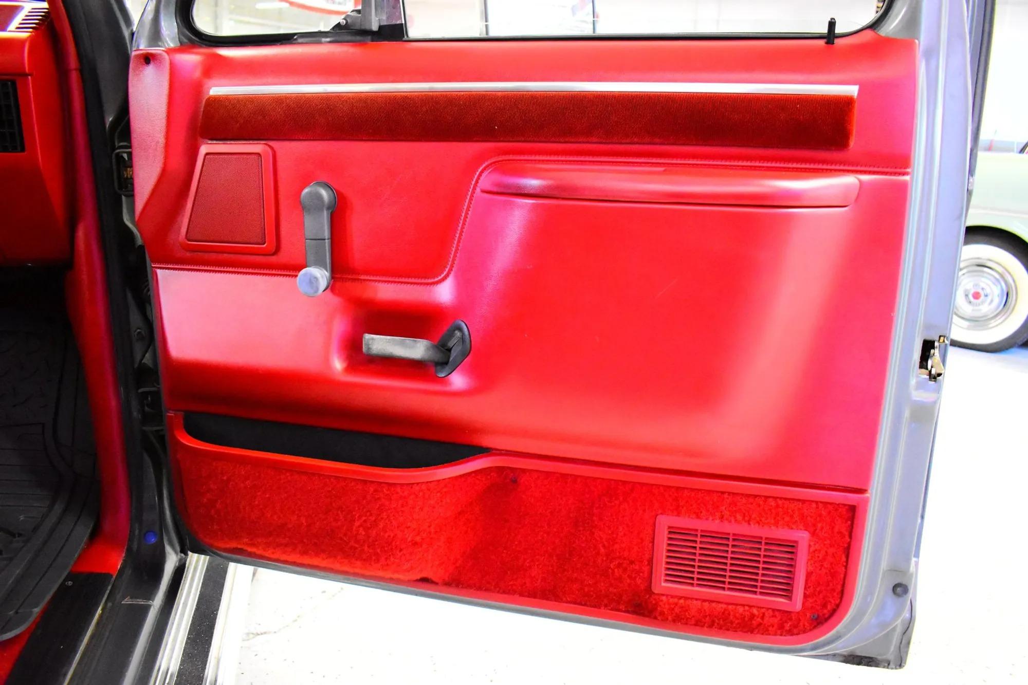 67k-Mile 1987 Ford F-250 XLT Lariat