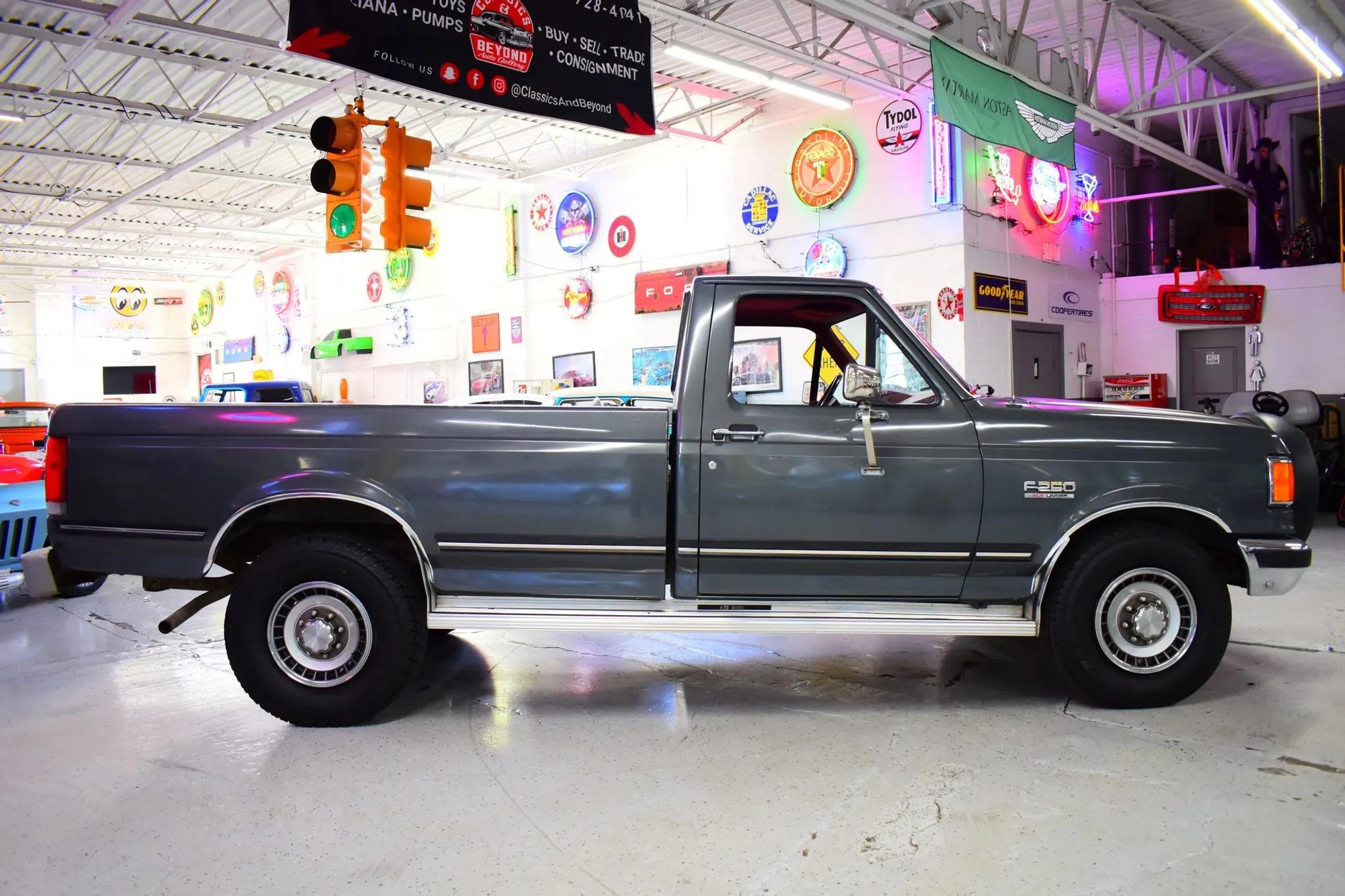 67k-Mile 1987 Ford F-250 XLT Lariat - 4
