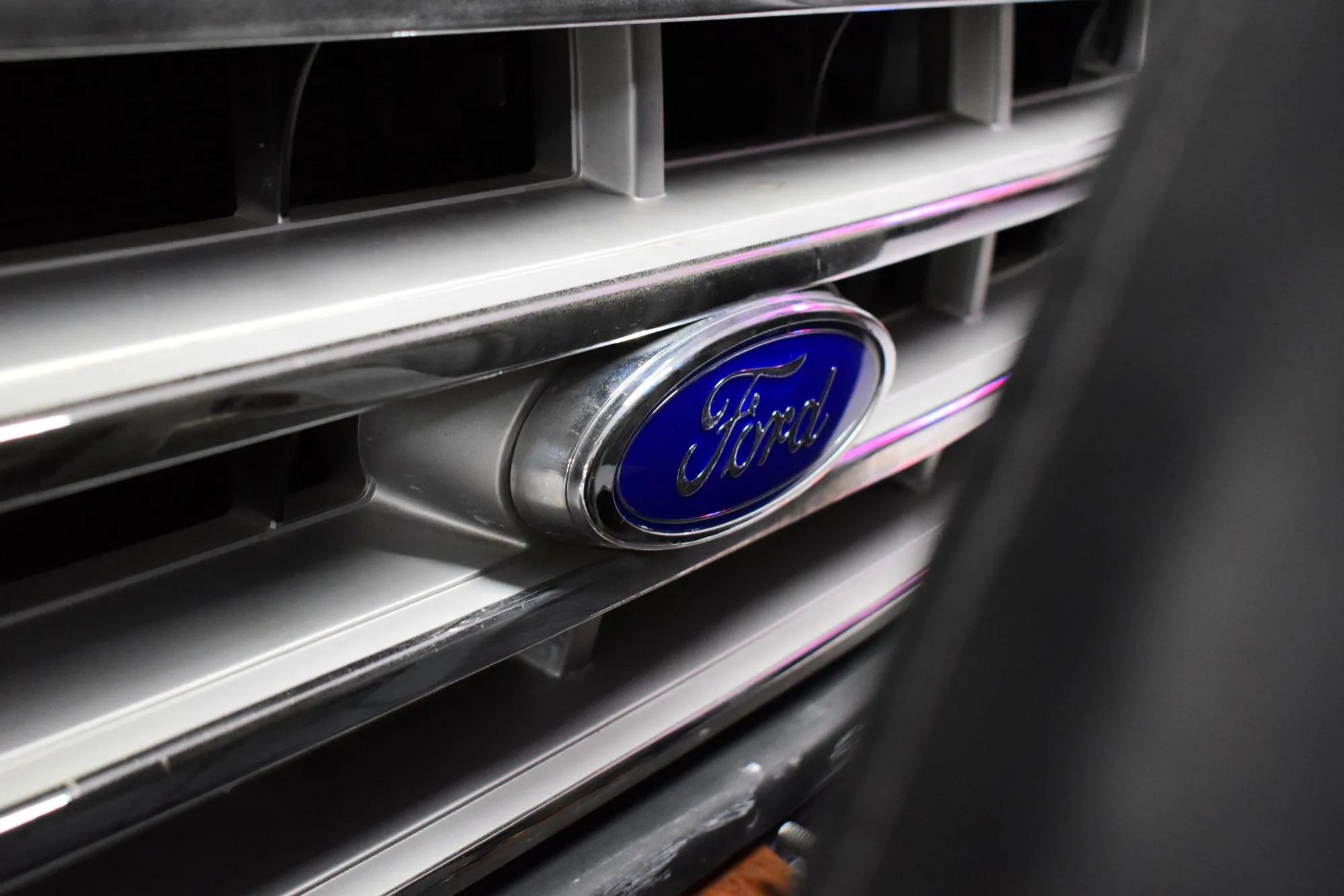 67k-Mile 1987 Ford F-250 XLT Lariat