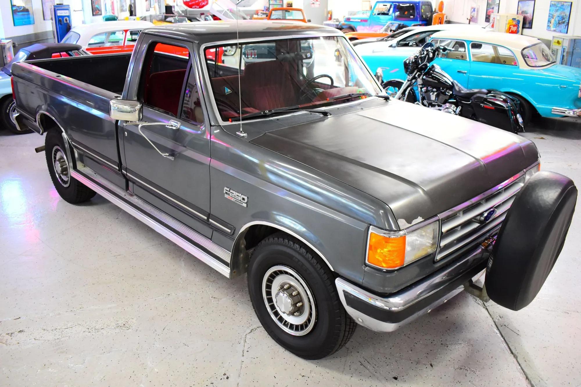 67k-Mile 1987 Ford F-250 XLT Lariat - 2