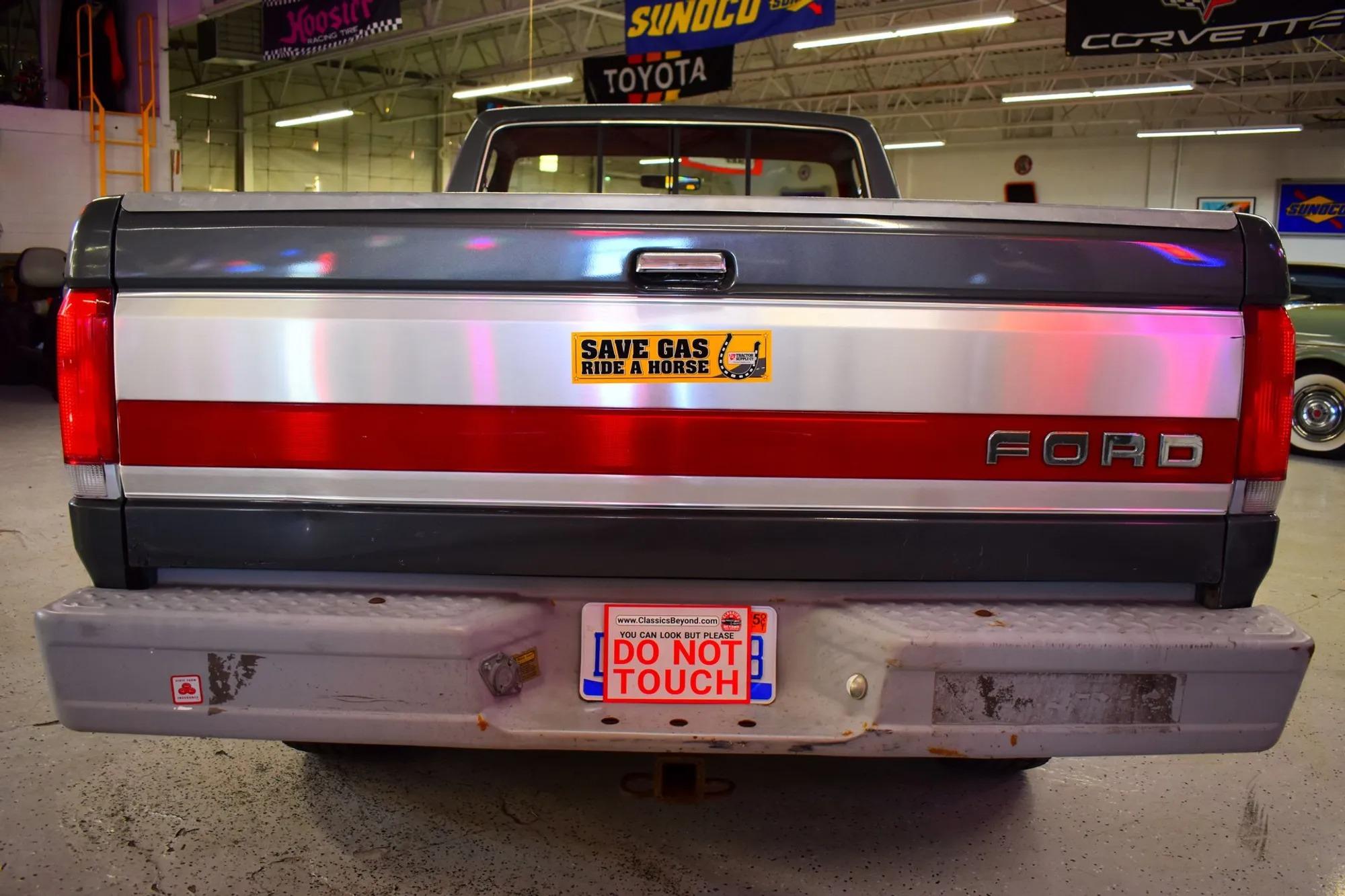 67k-Mile 1987 Ford F-250 XLT Lariat