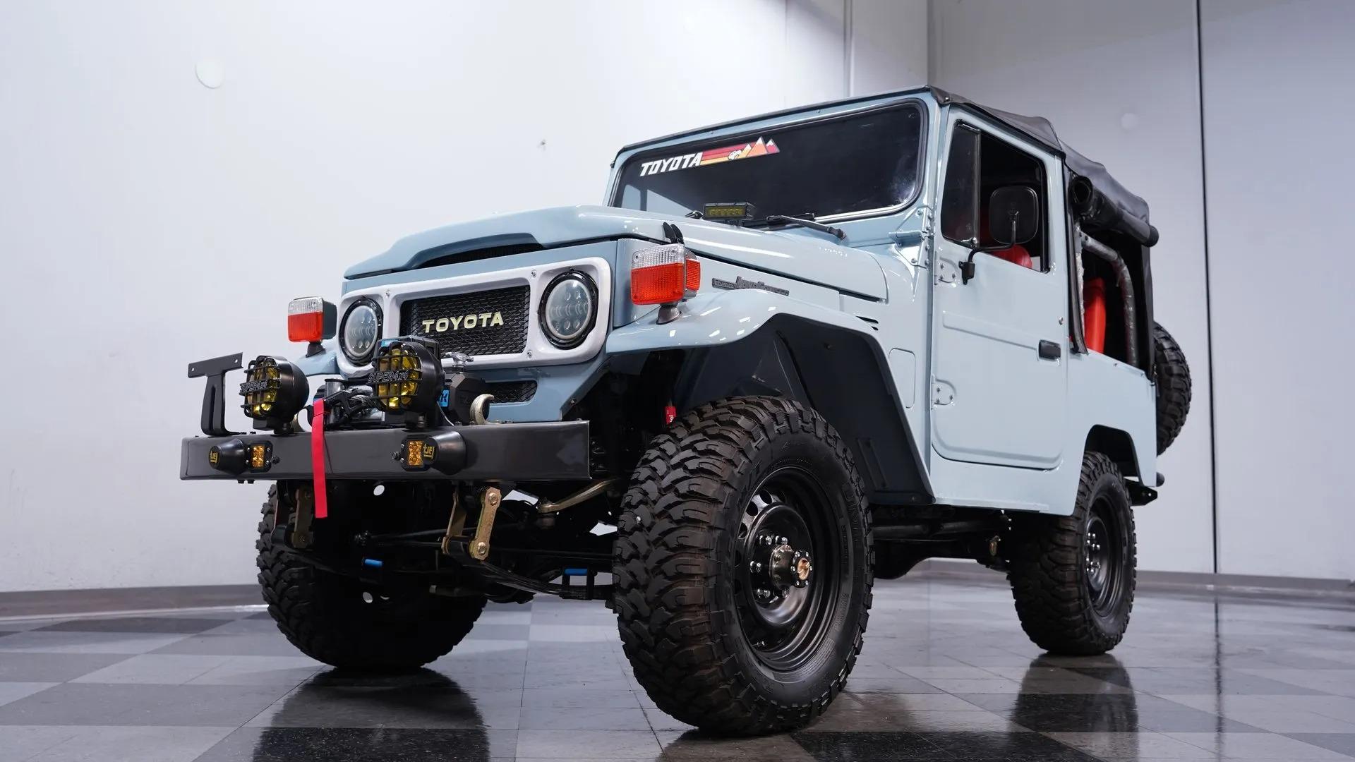1982 Toyota Land Cruiser FJ40 with Trailer
