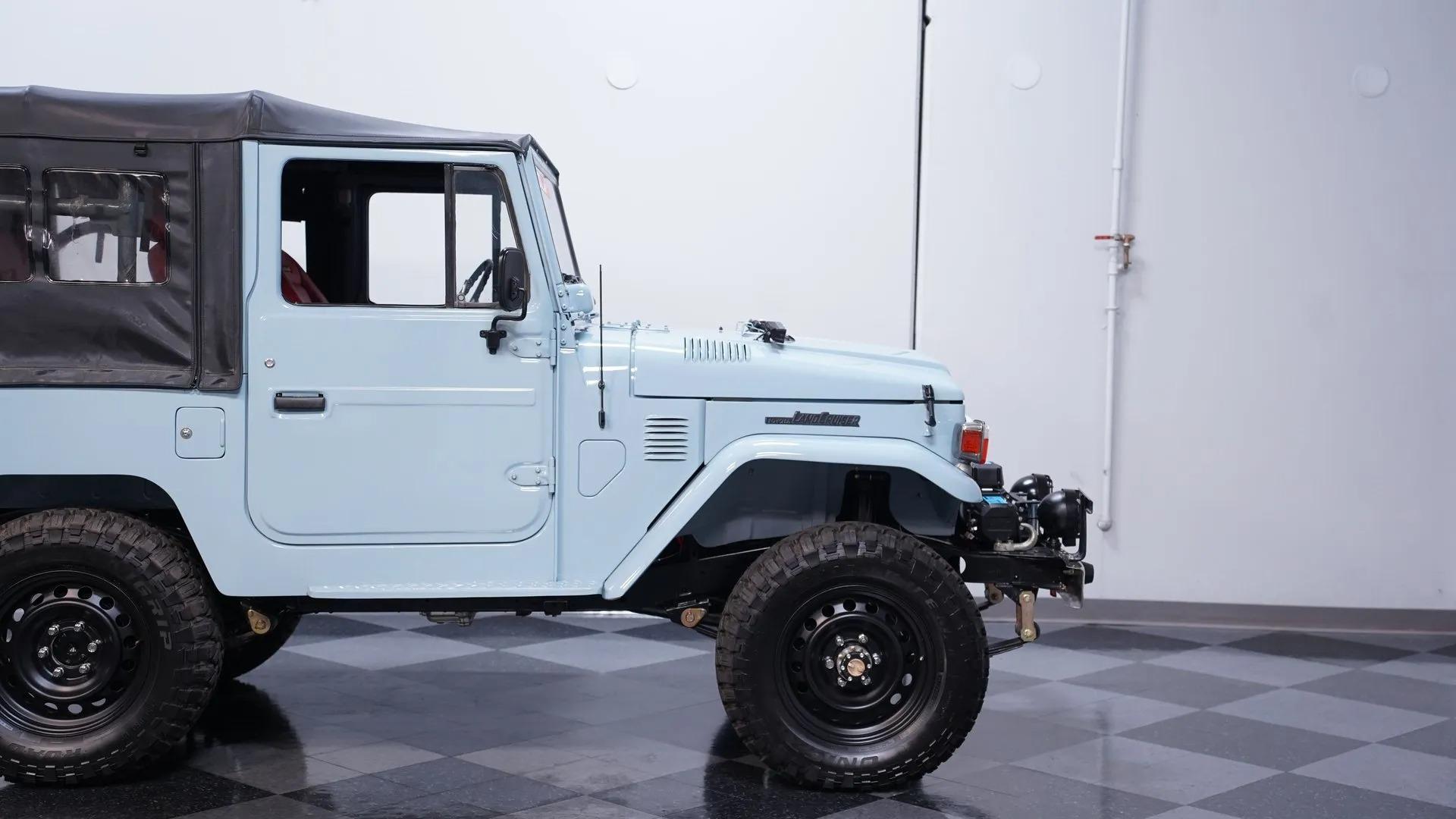 1982 Toyota Land Cruiser FJ40 with Trailer