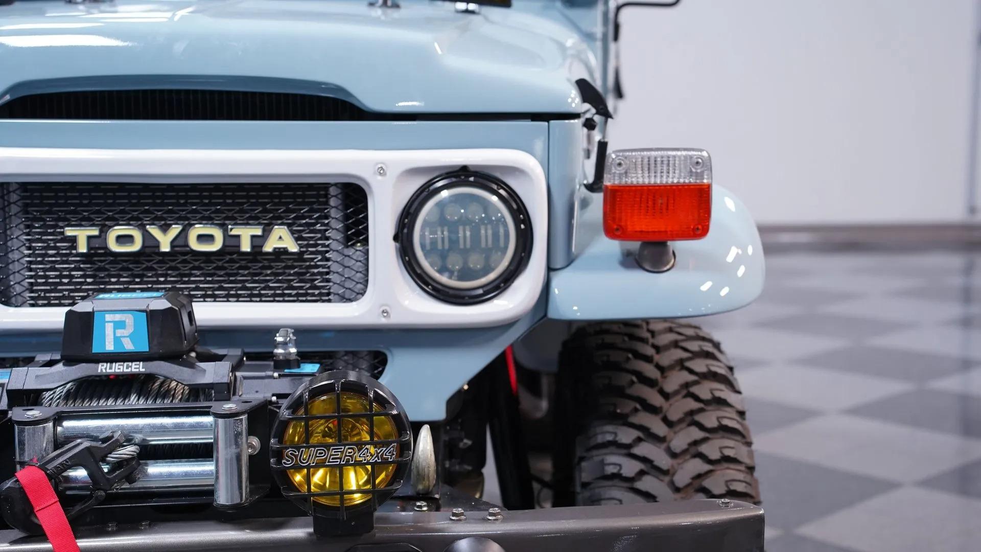 1982 Toyota Land Cruiser FJ40 with Trailer