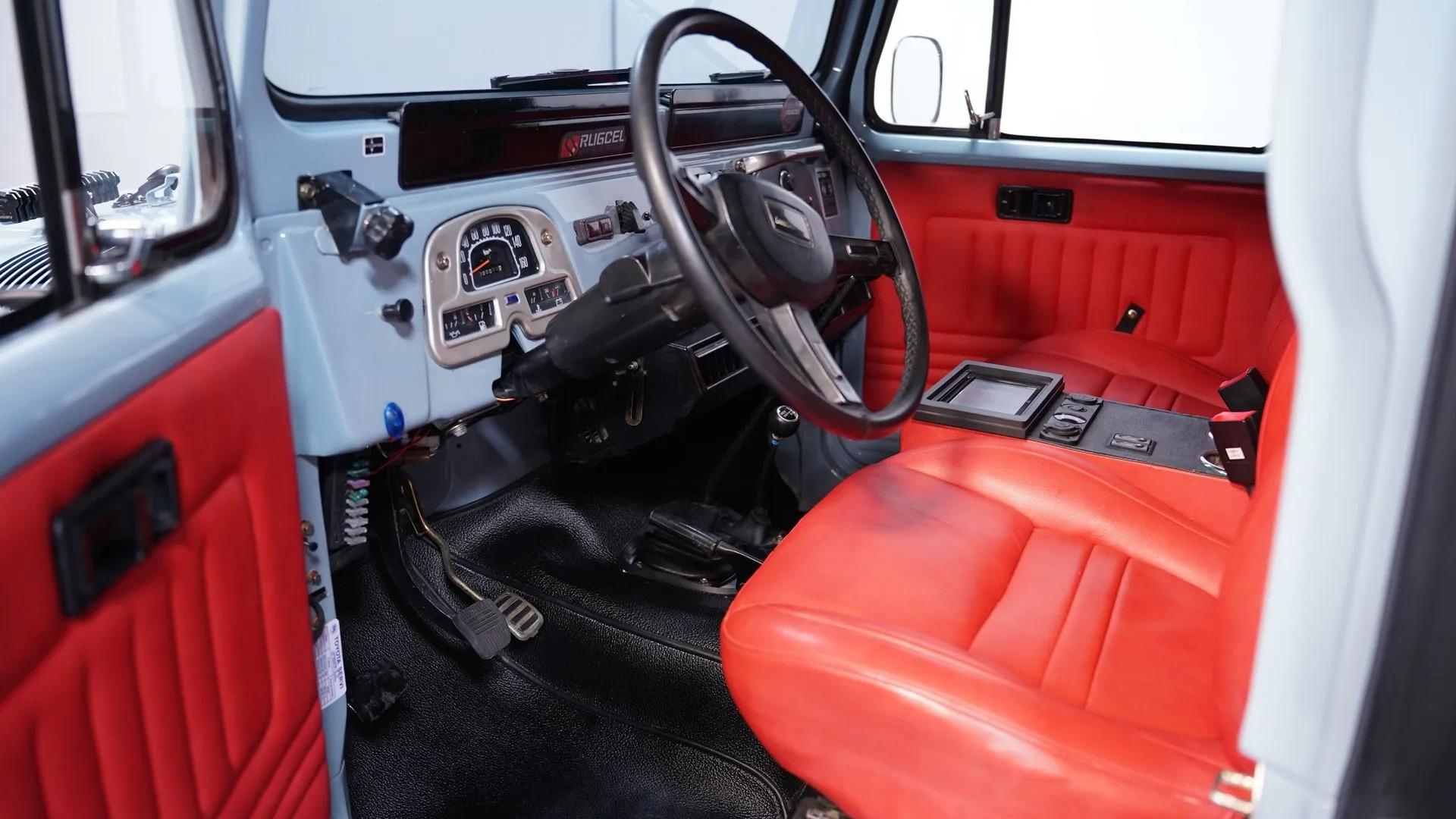 1982 Toyota Land Cruiser FJ40 with Trailer