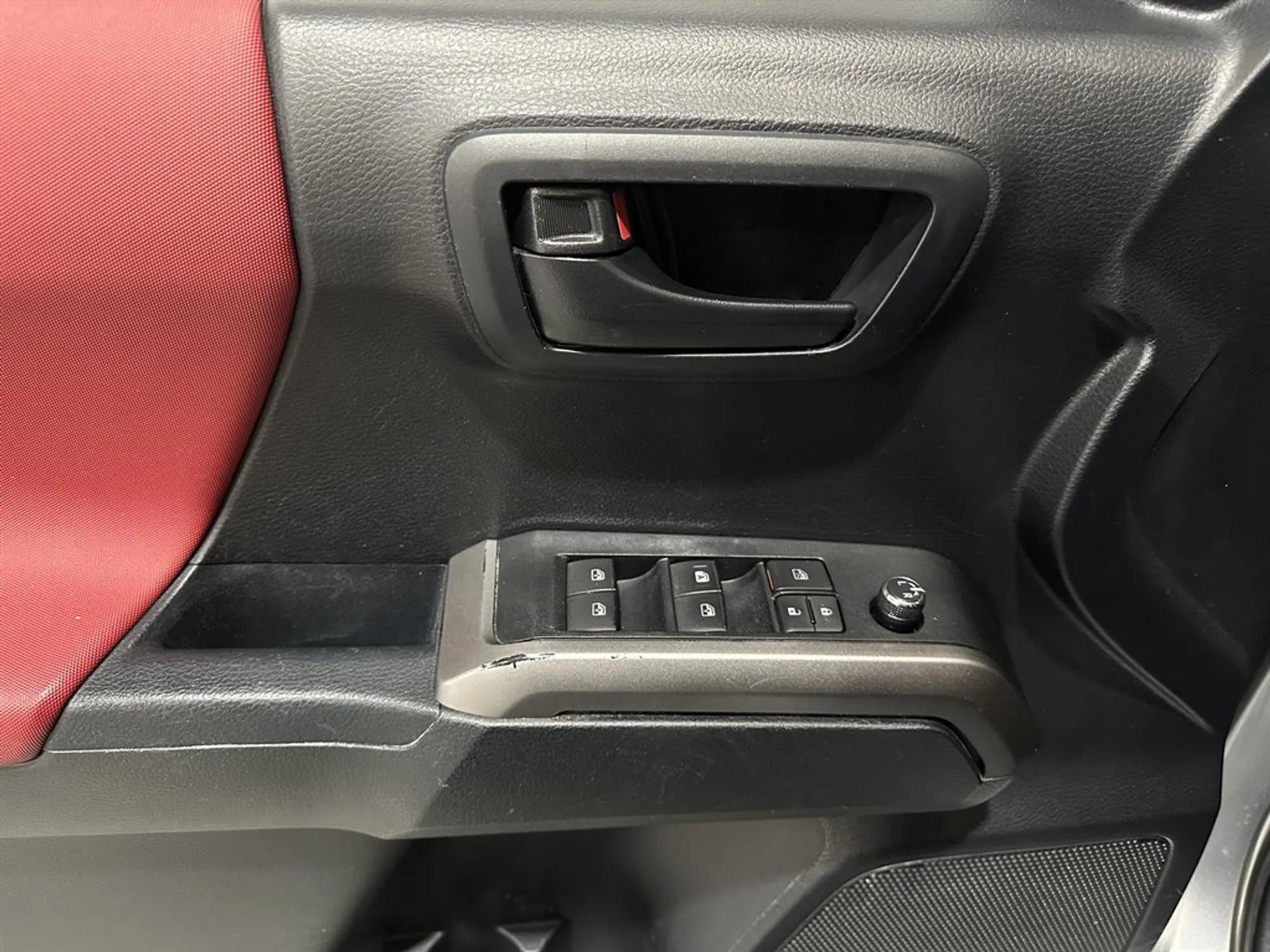 2018 Toyota Tacoma SR5