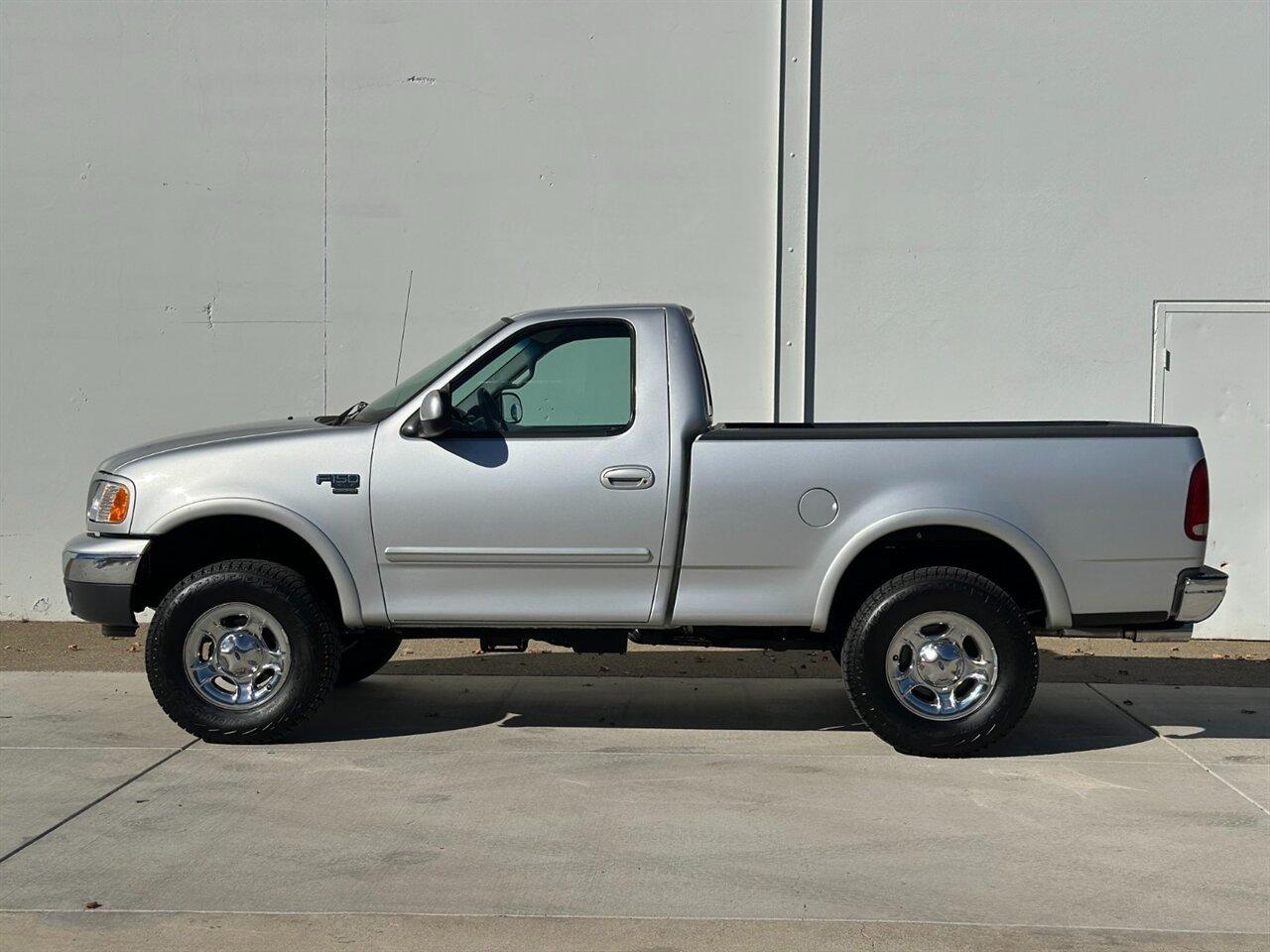 1999 Ford F-150 Lariat - 2