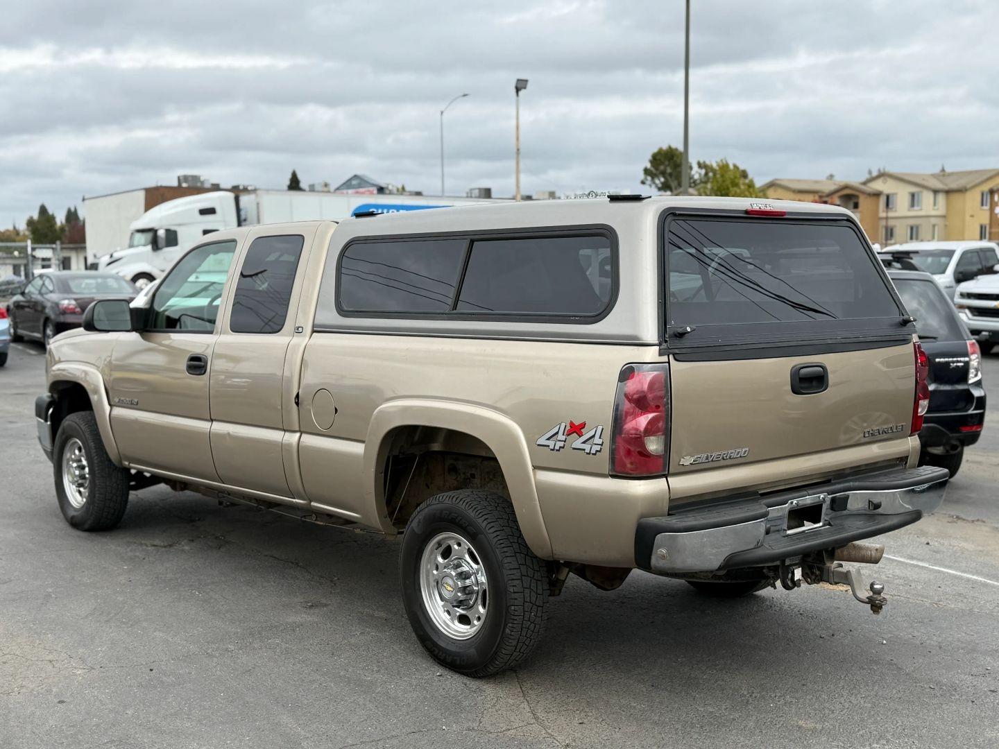 2004 Chevrolet Silverado 2500 HD Extended Cab - 3