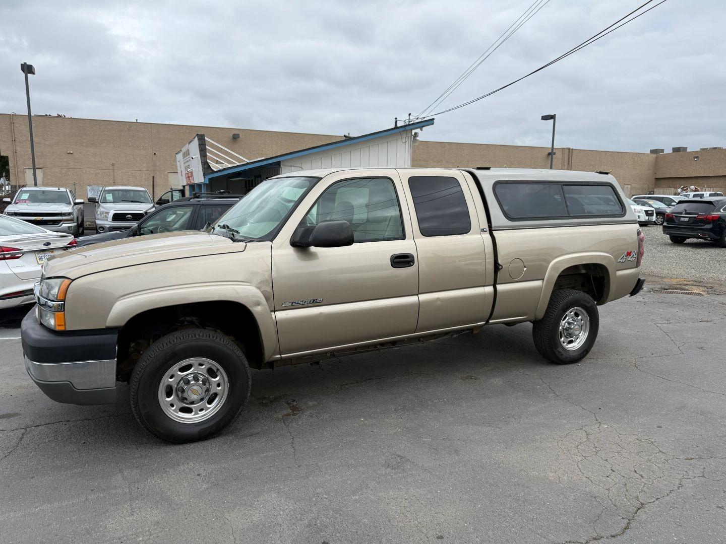 2004 Chevrolet Silverado 2500 HD Extended Cab - 2
