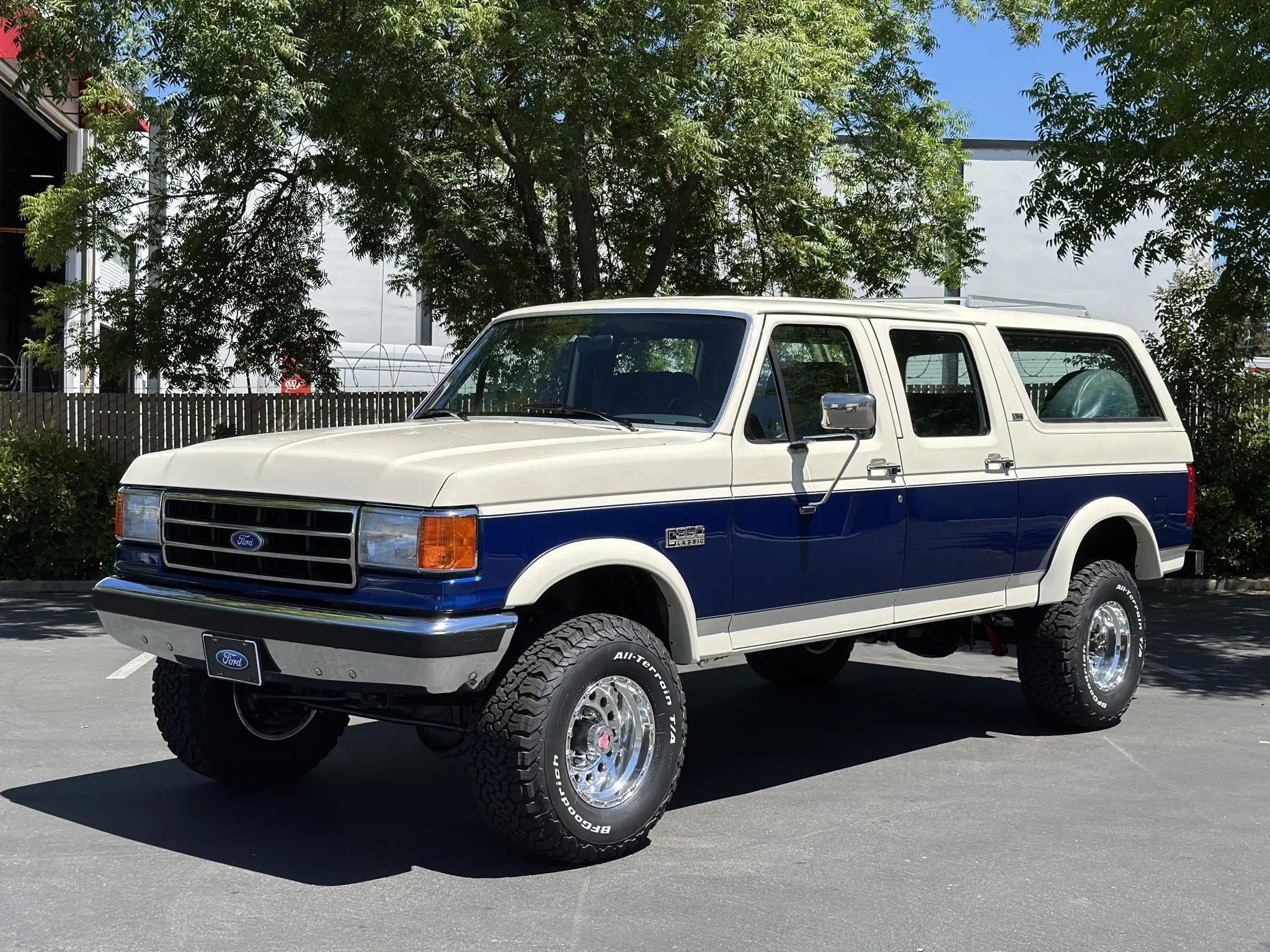 1990 Ford C-350 Centurion