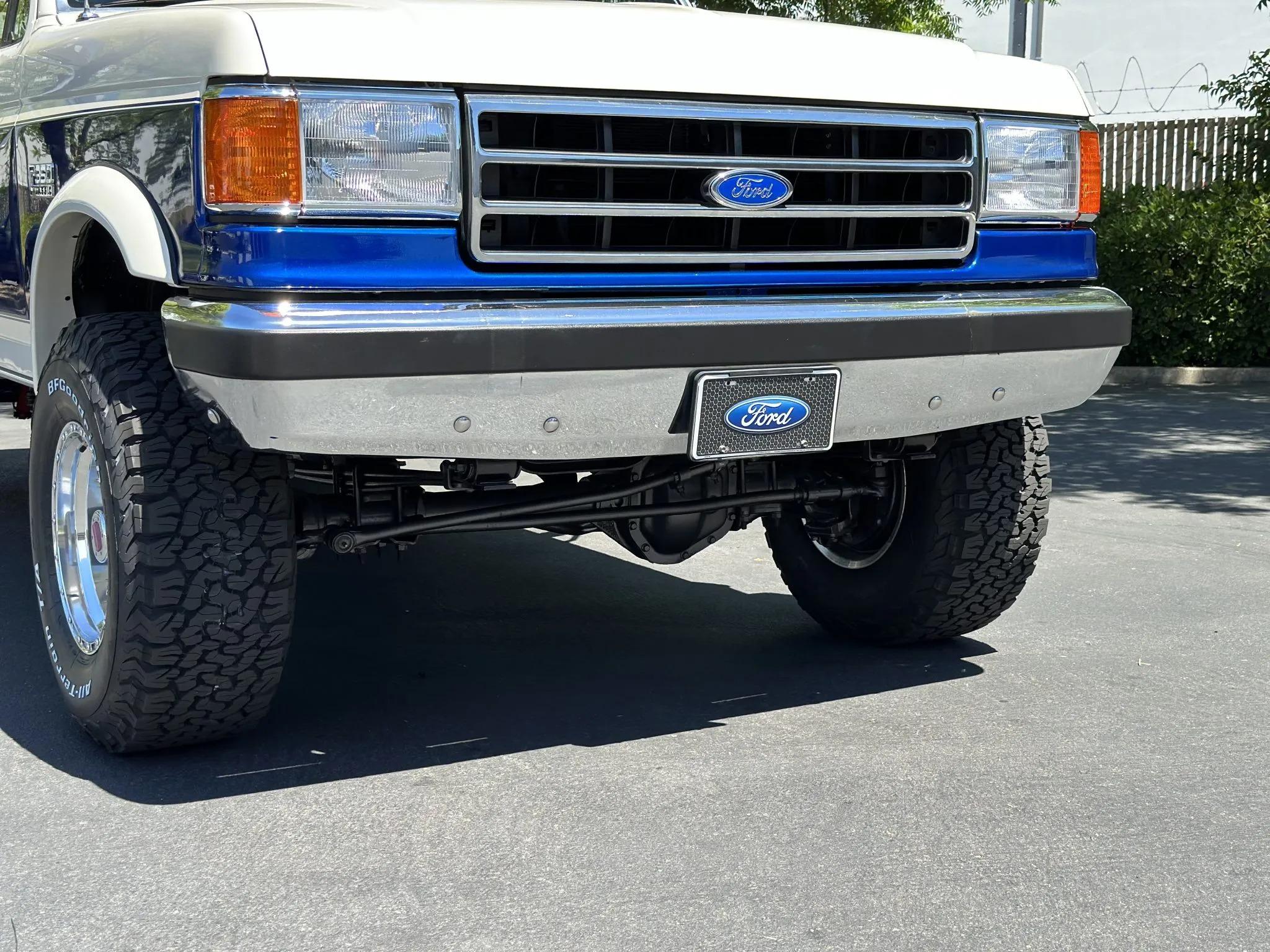 1990 Ford C-350 Centurion