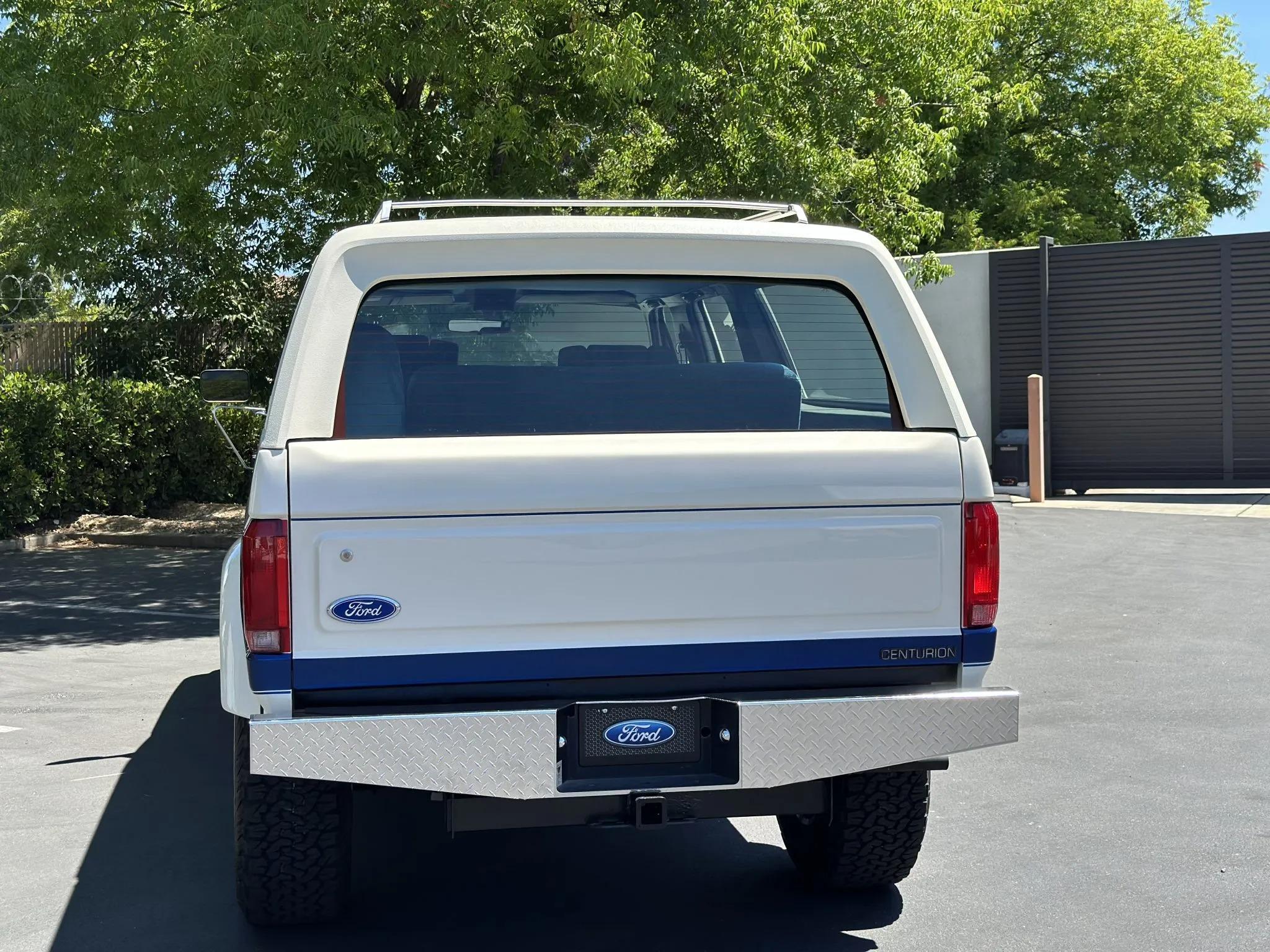 1990 Ford C-350 Centurion