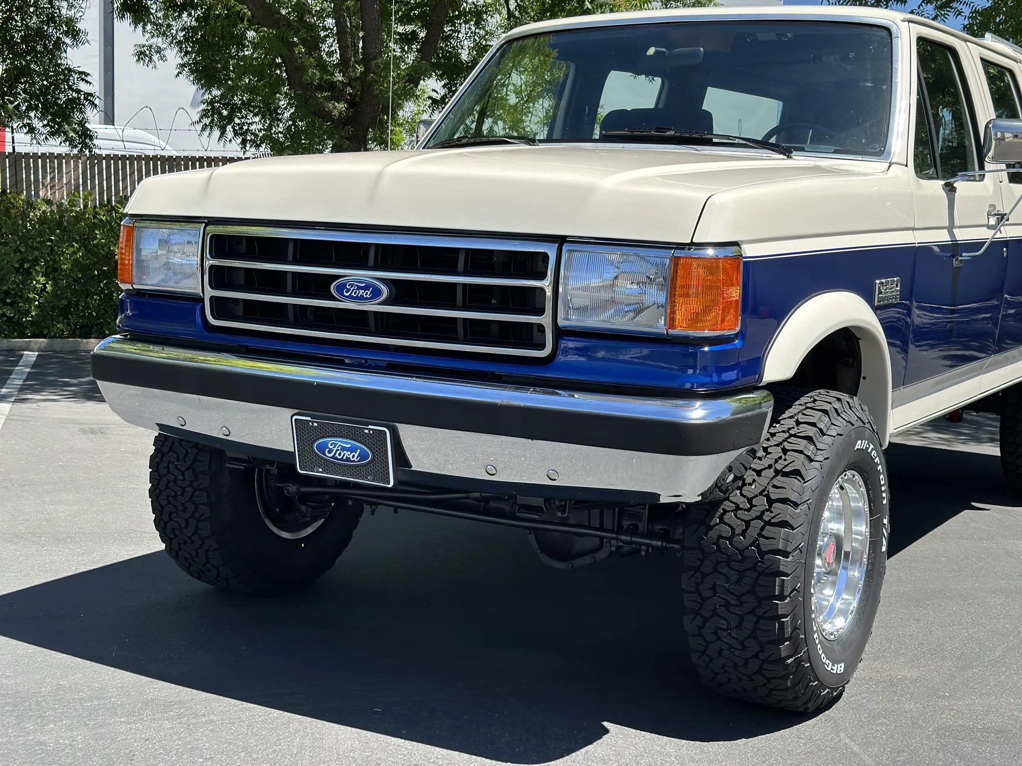 1990 Ford C-350 Centurion