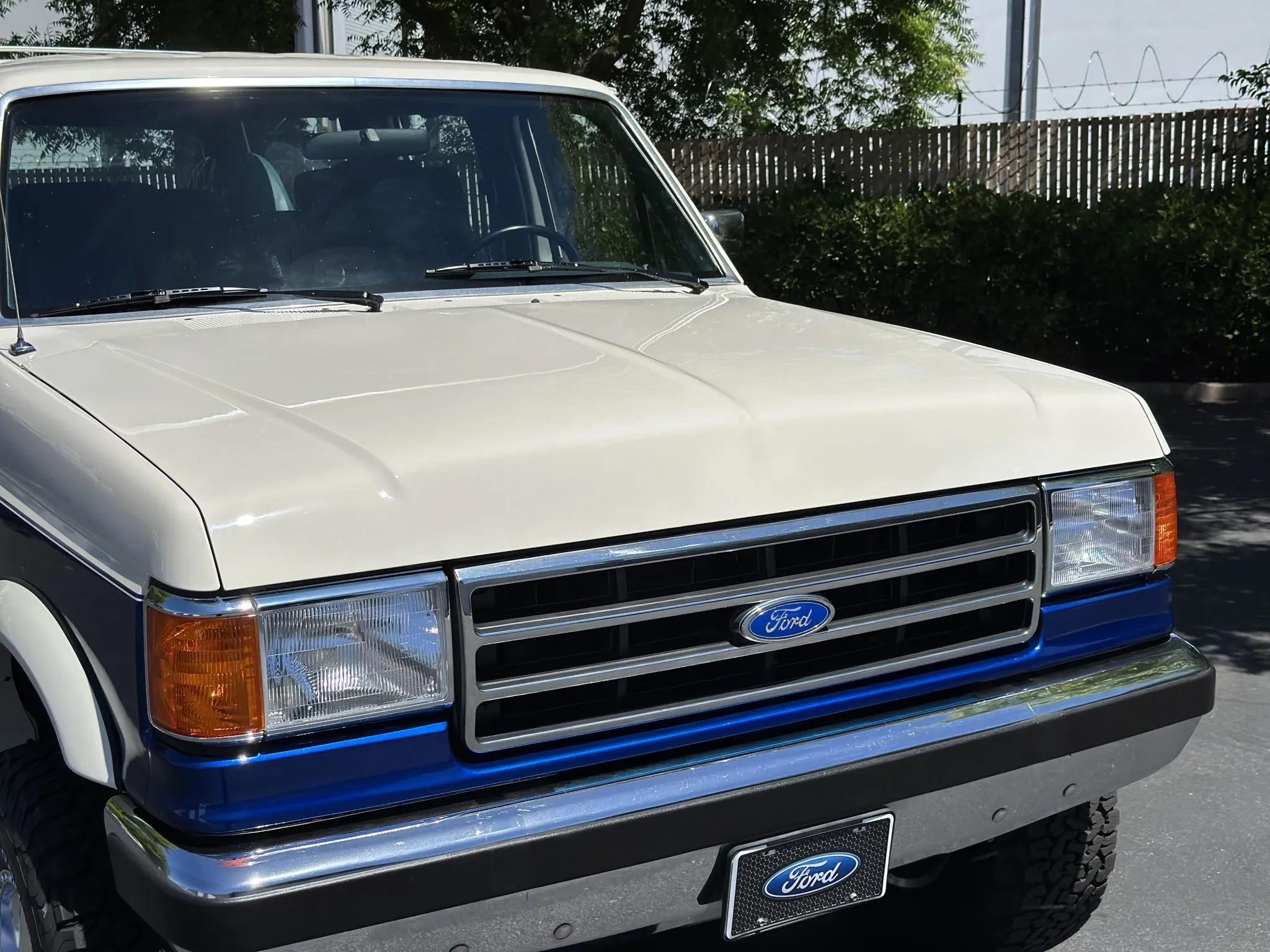 1990 Ford C-350 Centurion