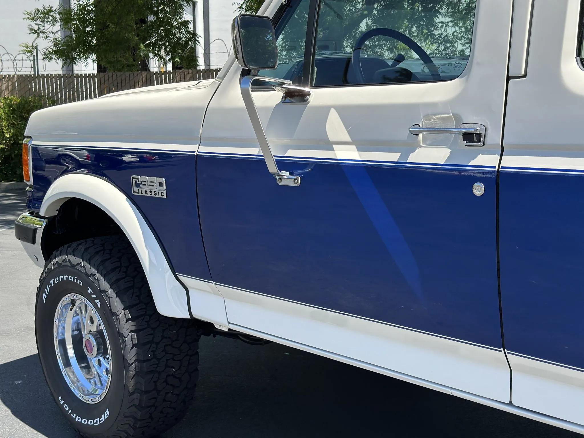 1990 Ford C-350 Centurion