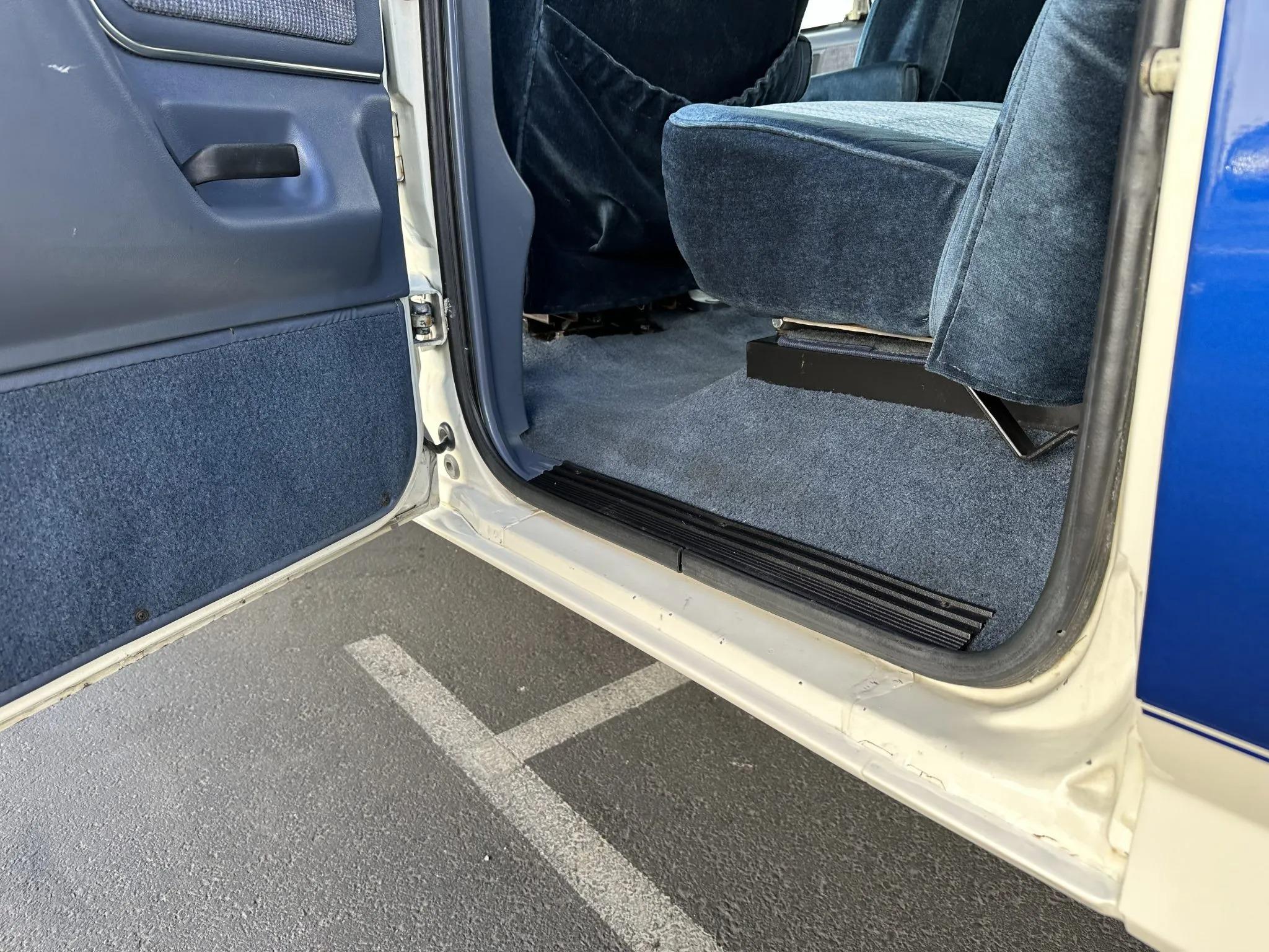 1990 Ford C-350 Centurion