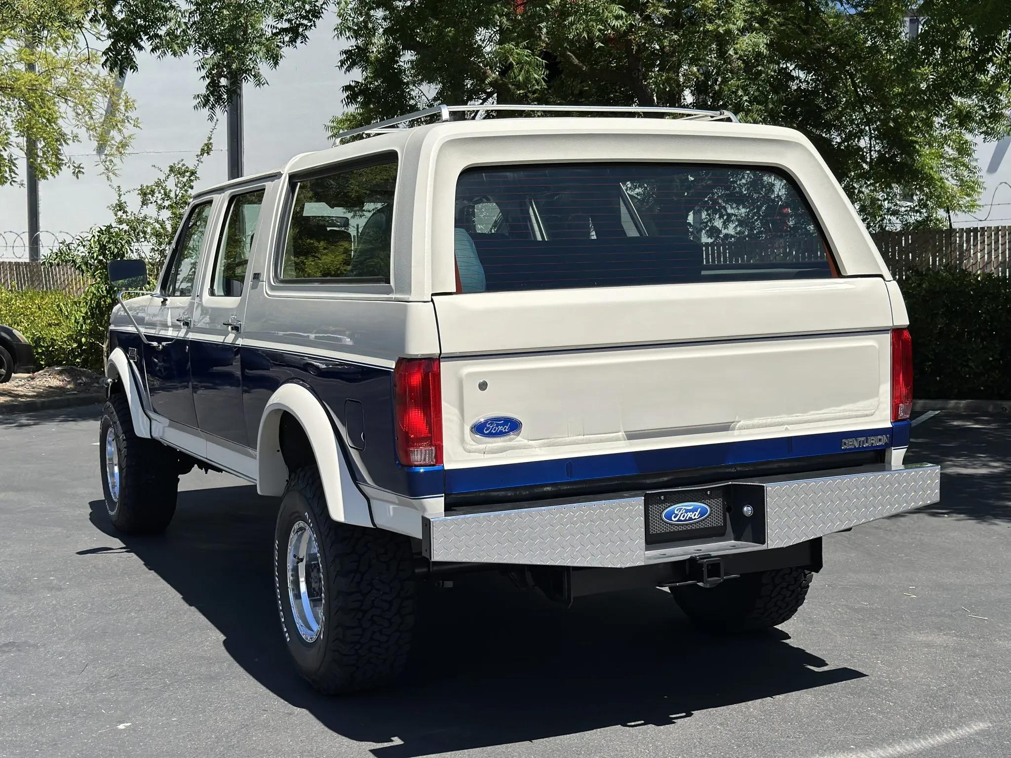 1990 Ford C-350 Centurion