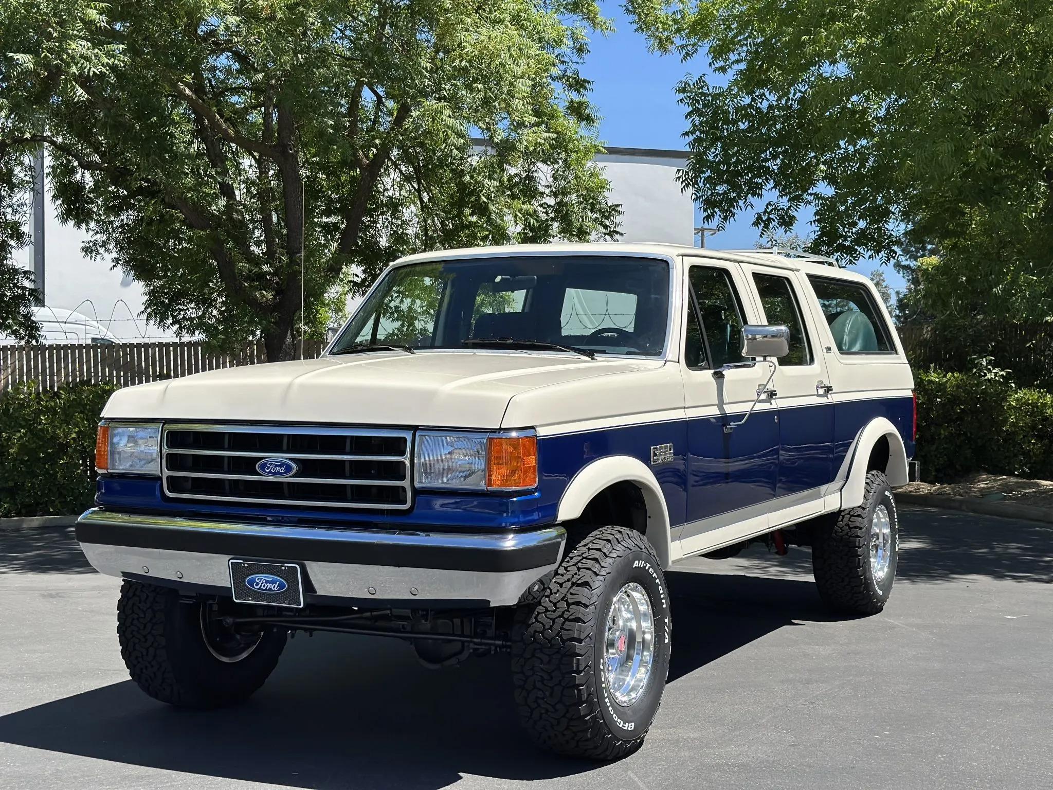 1990 Ford C-350 Centurion
