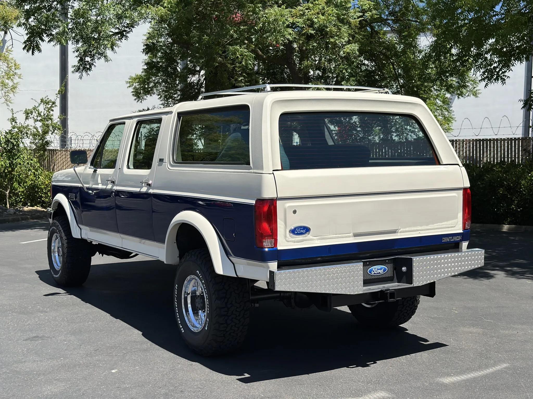 1990 Ford C-350 Centurion