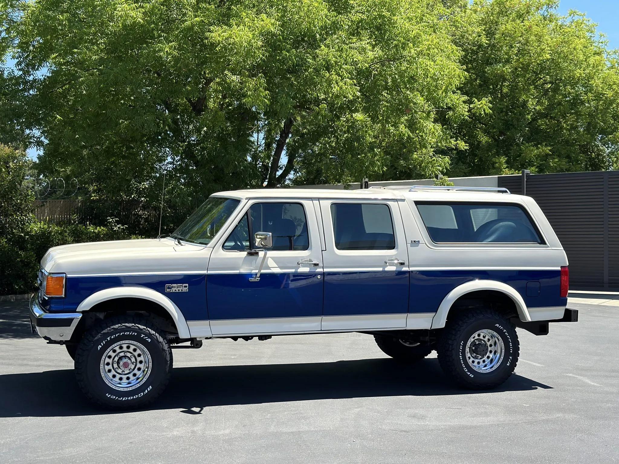 1990 Ford C-350 Centurion
