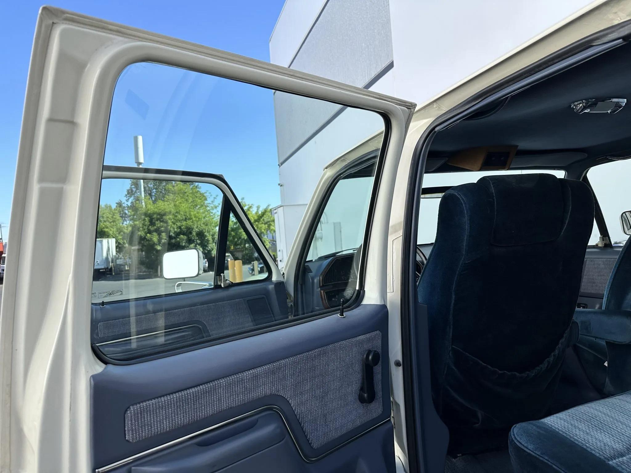 1990 Ford C-350 Centurion