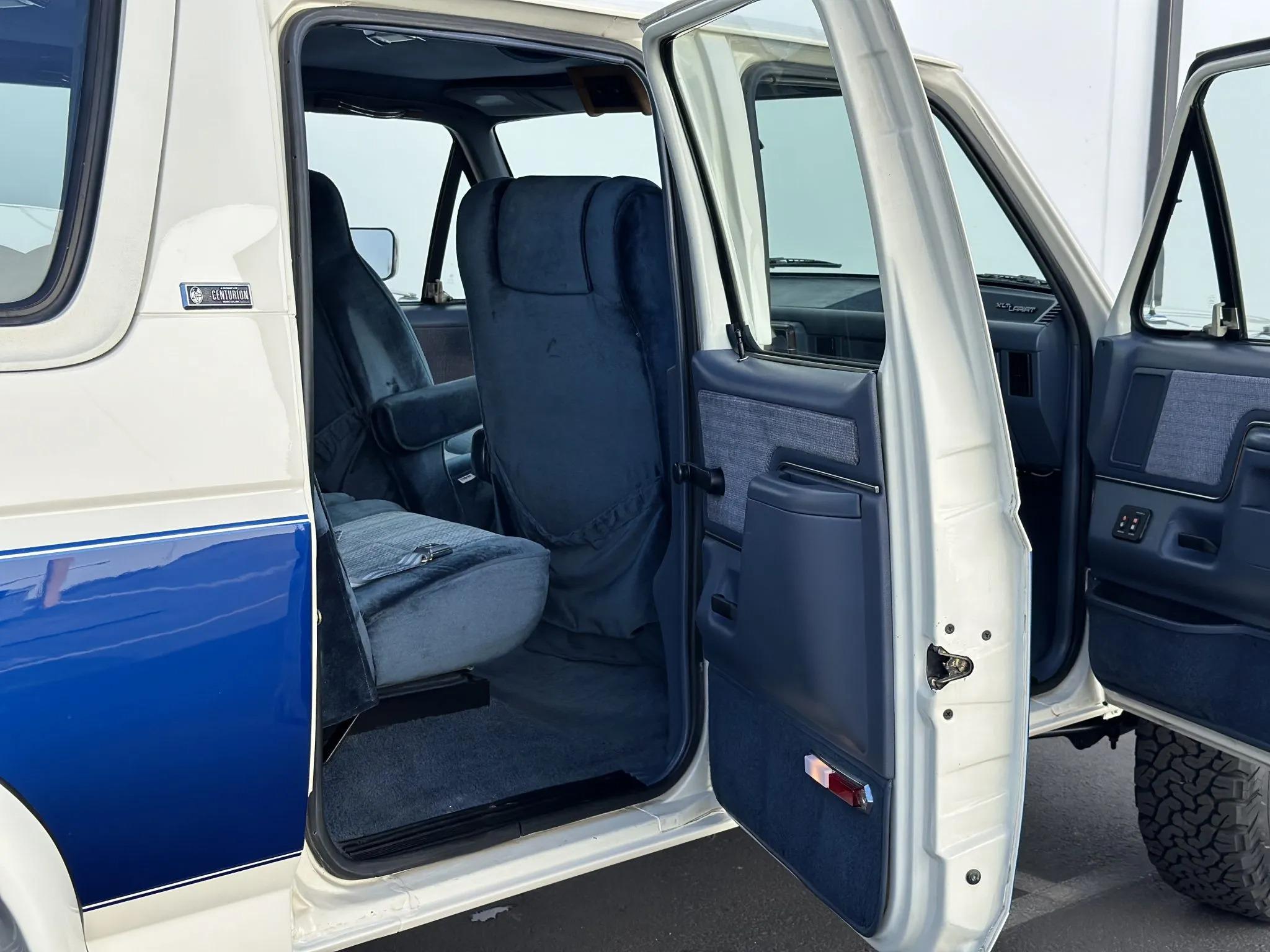 1990 Ford C-350 Centurion