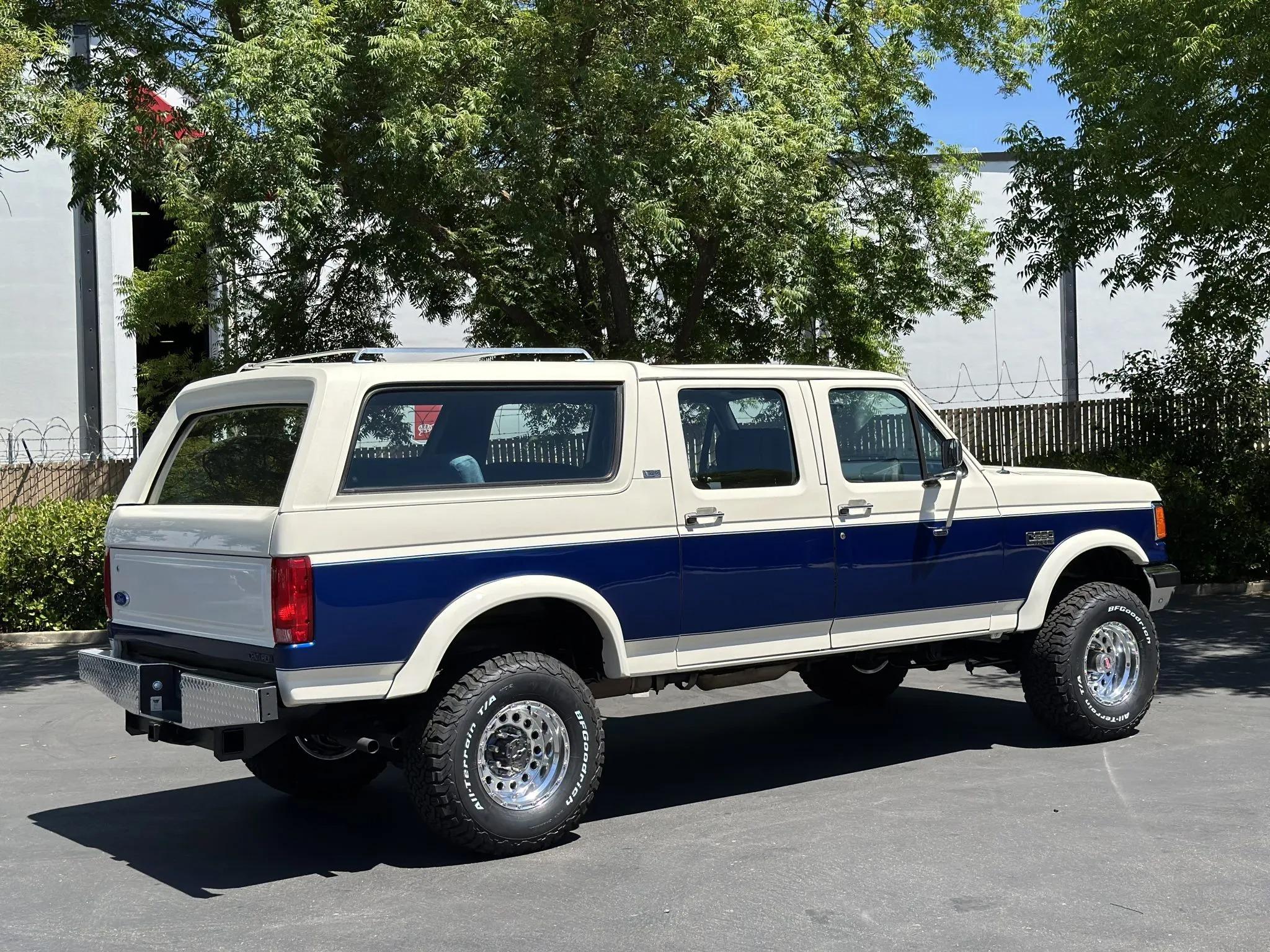 1990 Ford C-350 Centurion