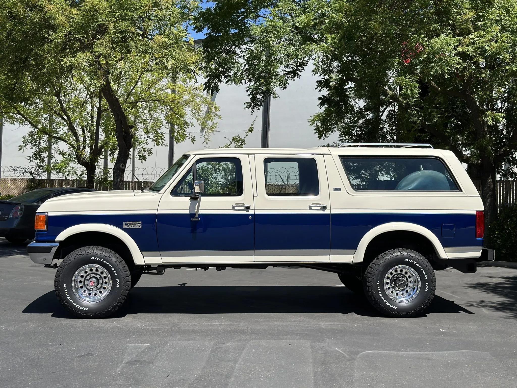 1990 Ford C-350 Centurion