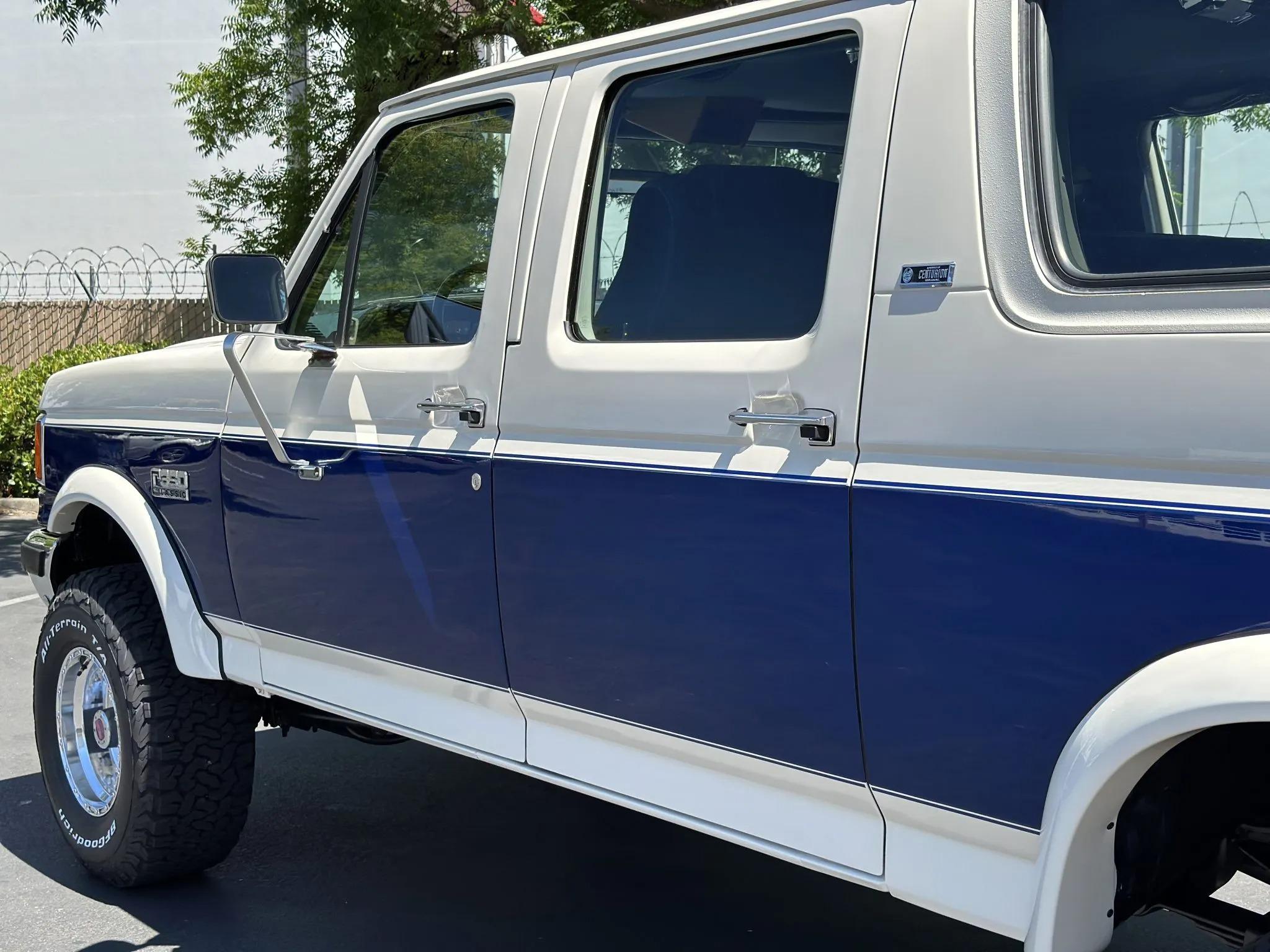 1990 Ford C-350 Centurion