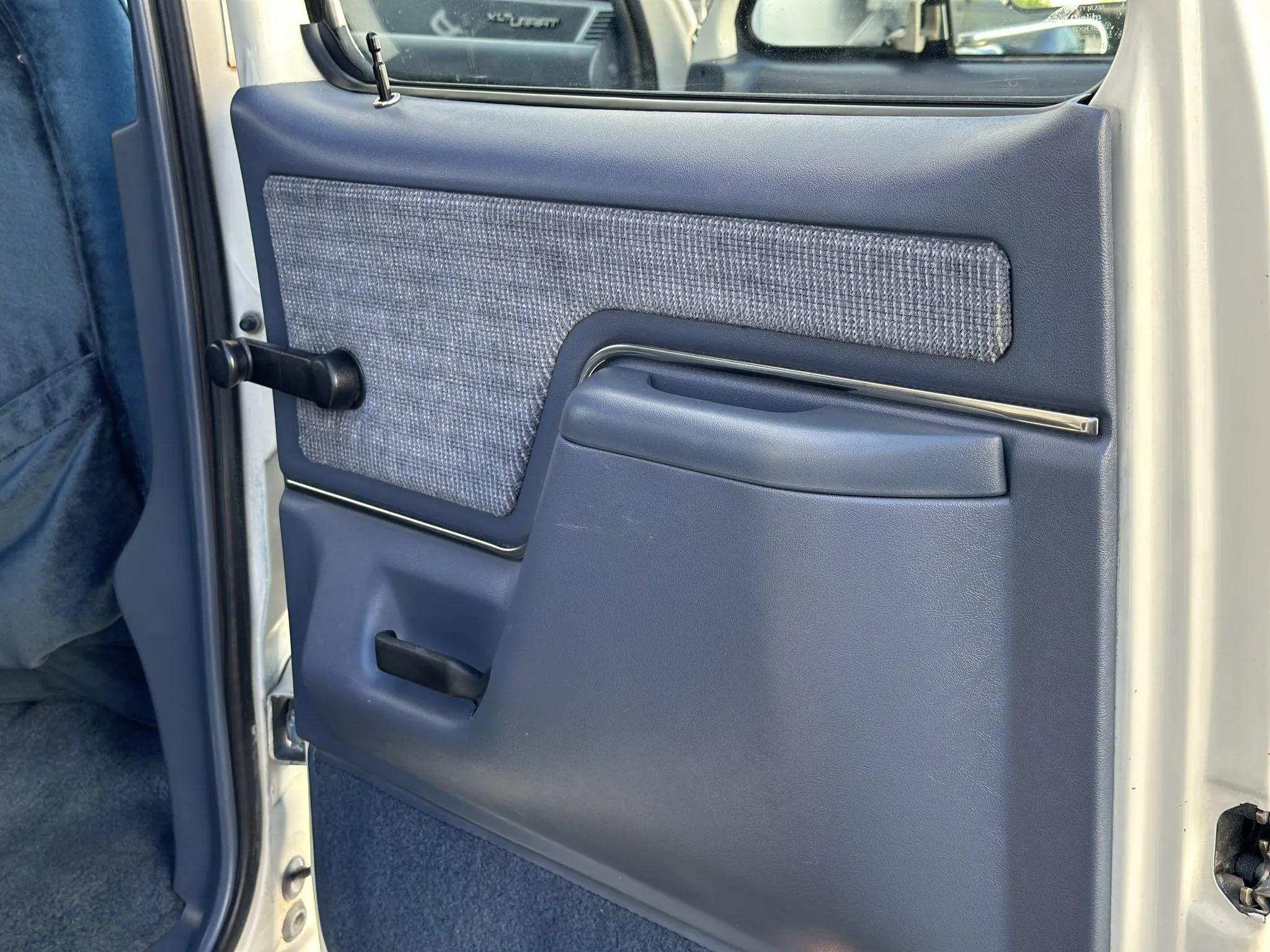 1990 Ford C-350 Centurion