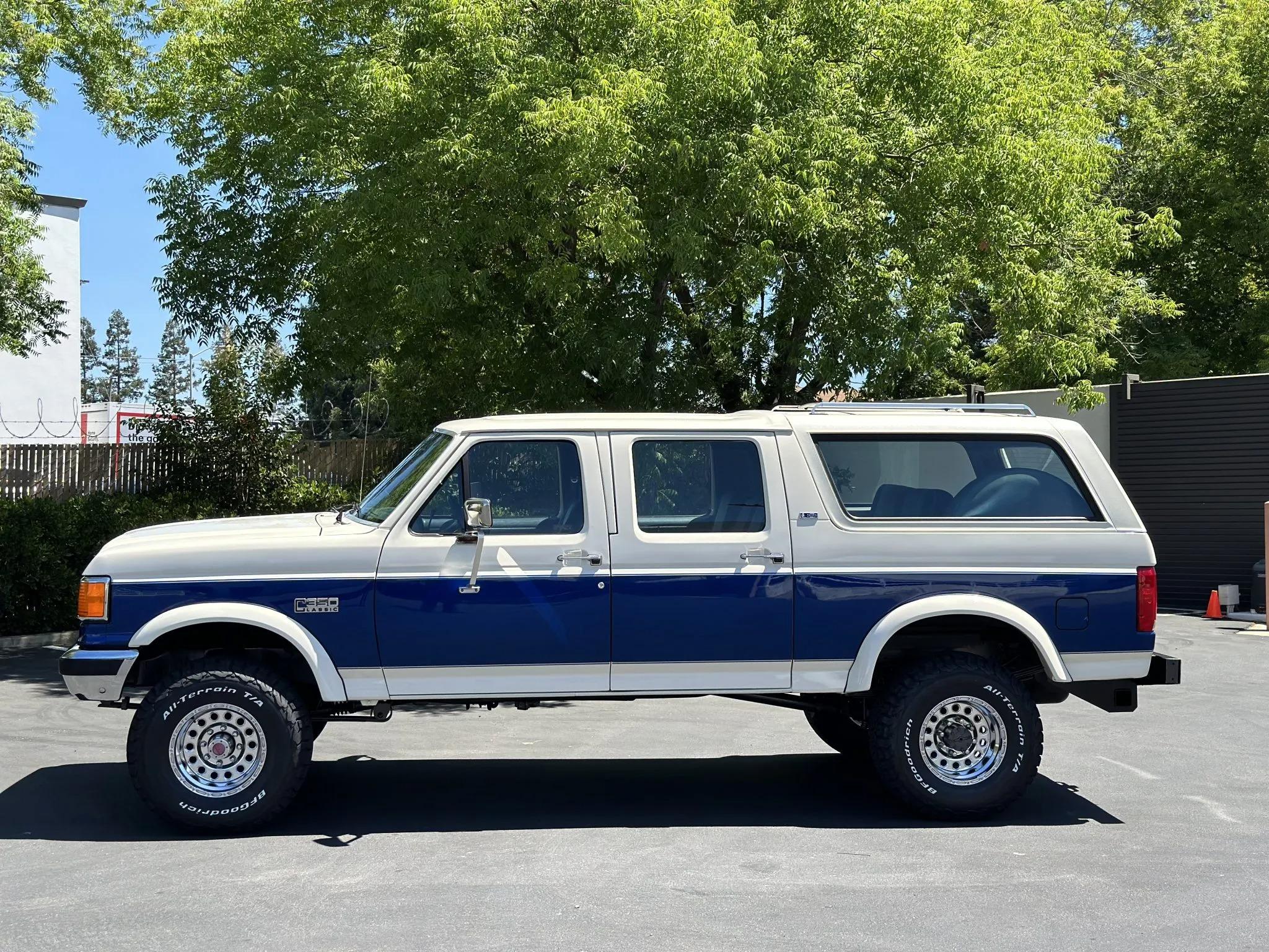1990 Ford C-350 Centurion