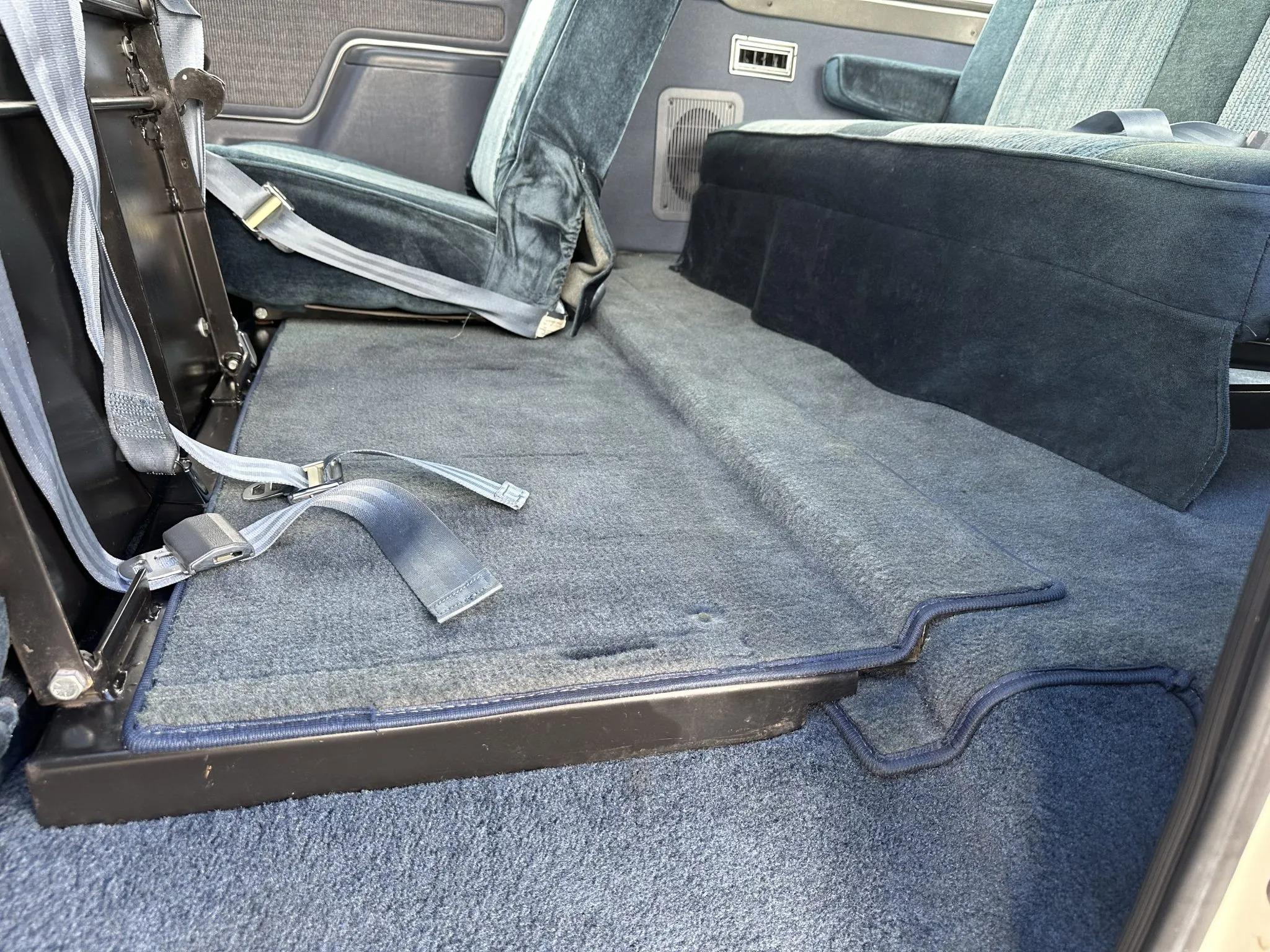 1990 Ford C-350 Centurion