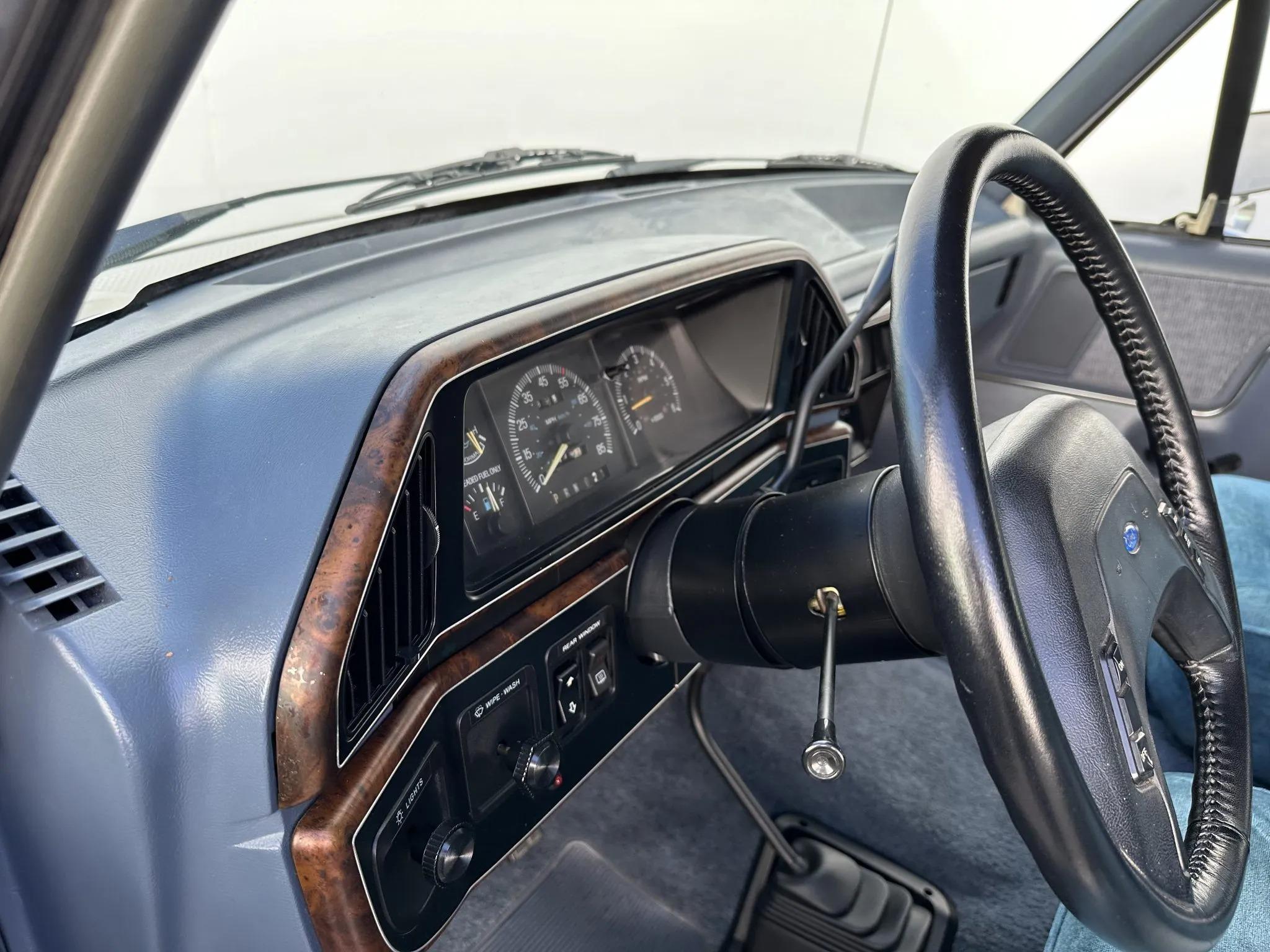 1990 Ford C-350 Centurion