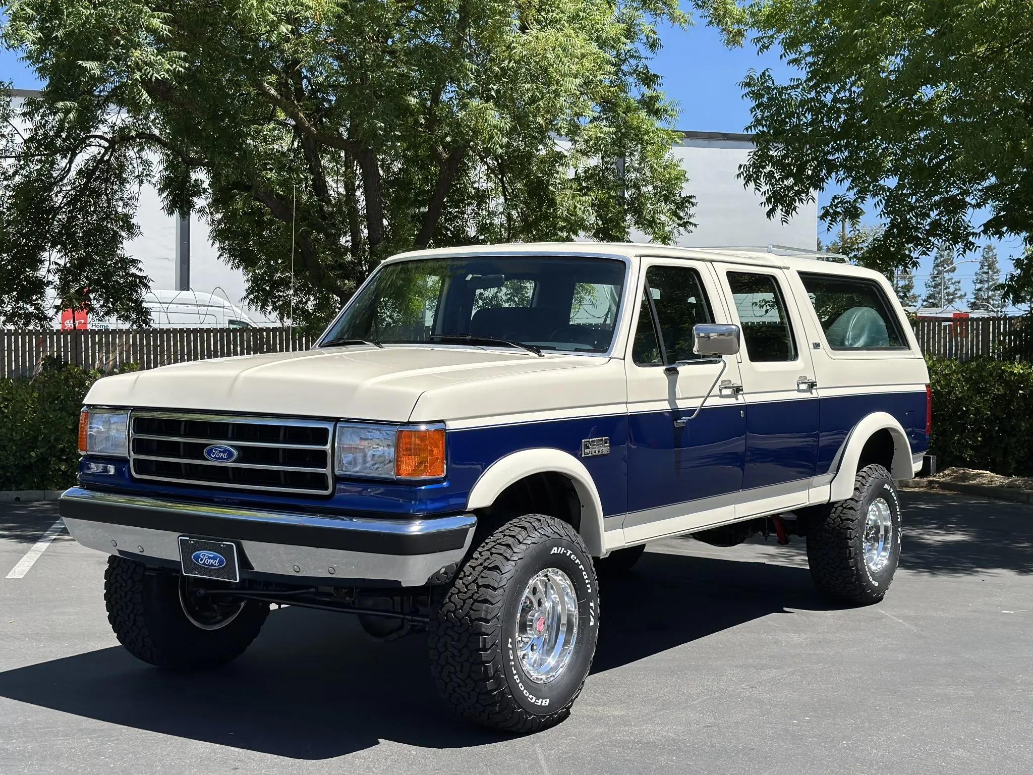 1990 Ford C-350 Centurion