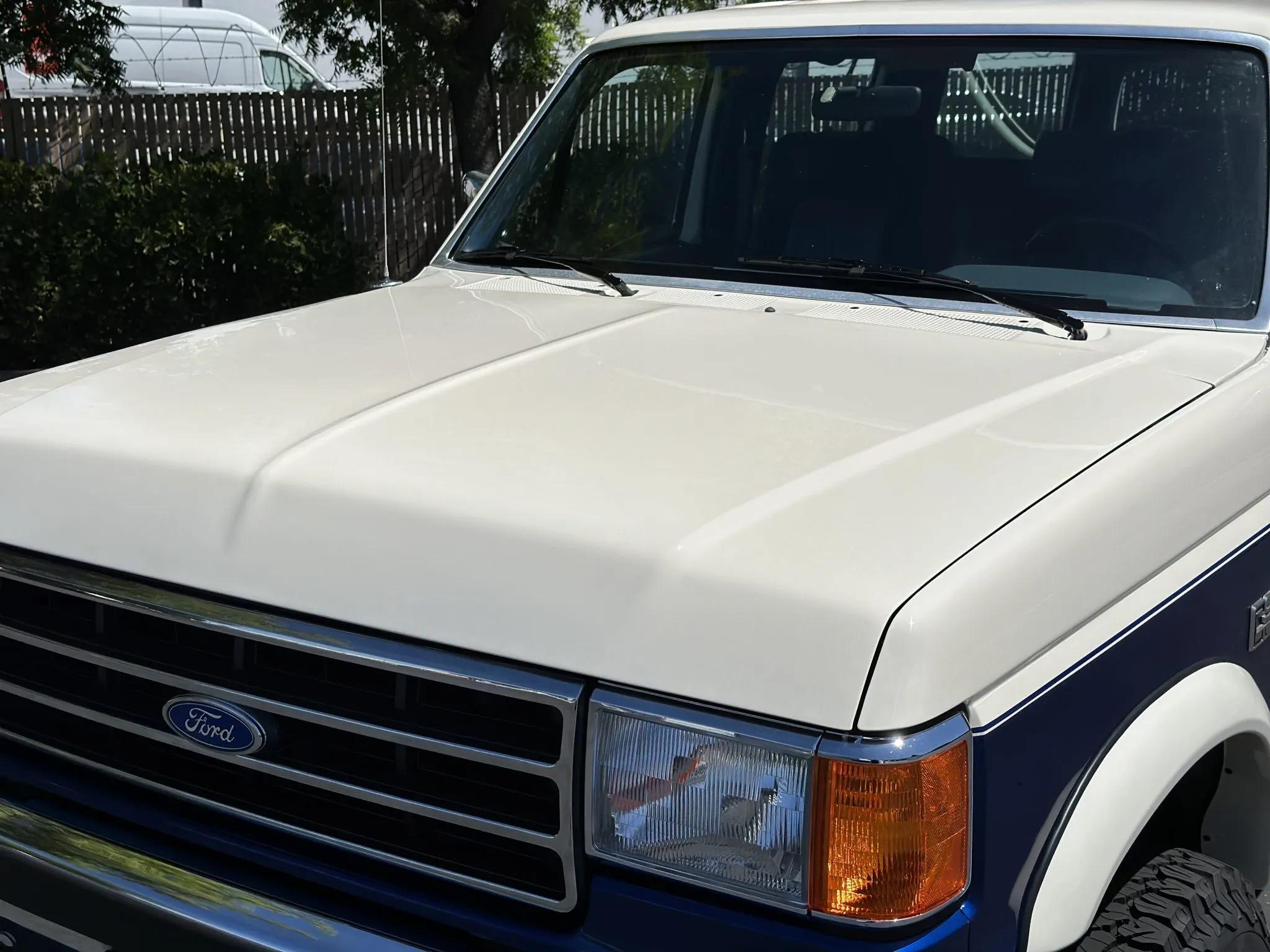 1990 Ford C-350 Centurion