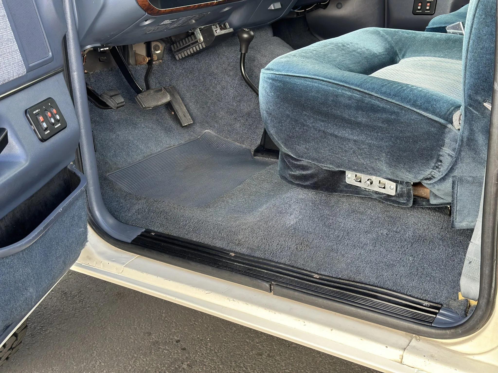 1990 Ford C-350 Centurion