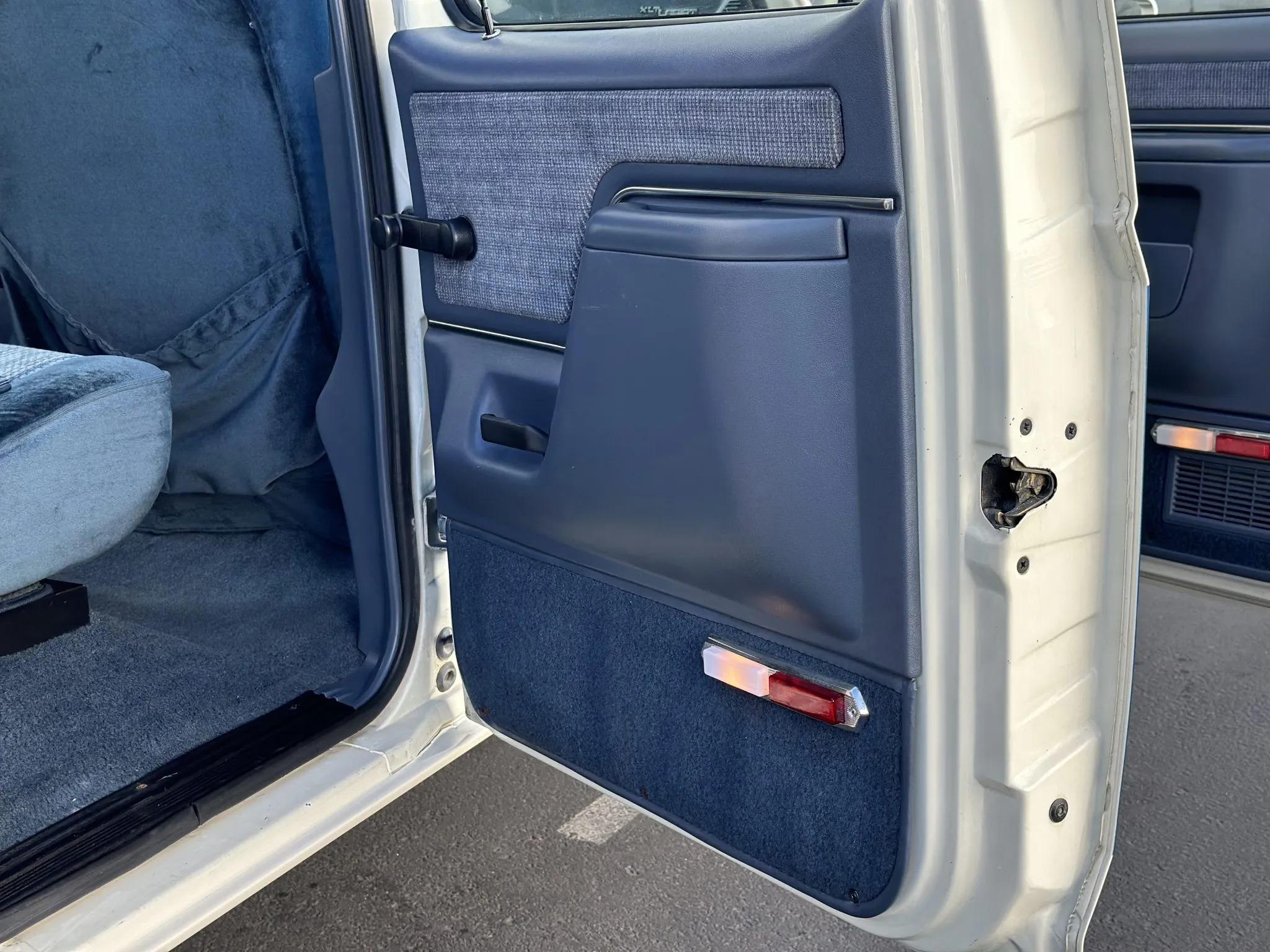 1990 Ford C-350 Centurion