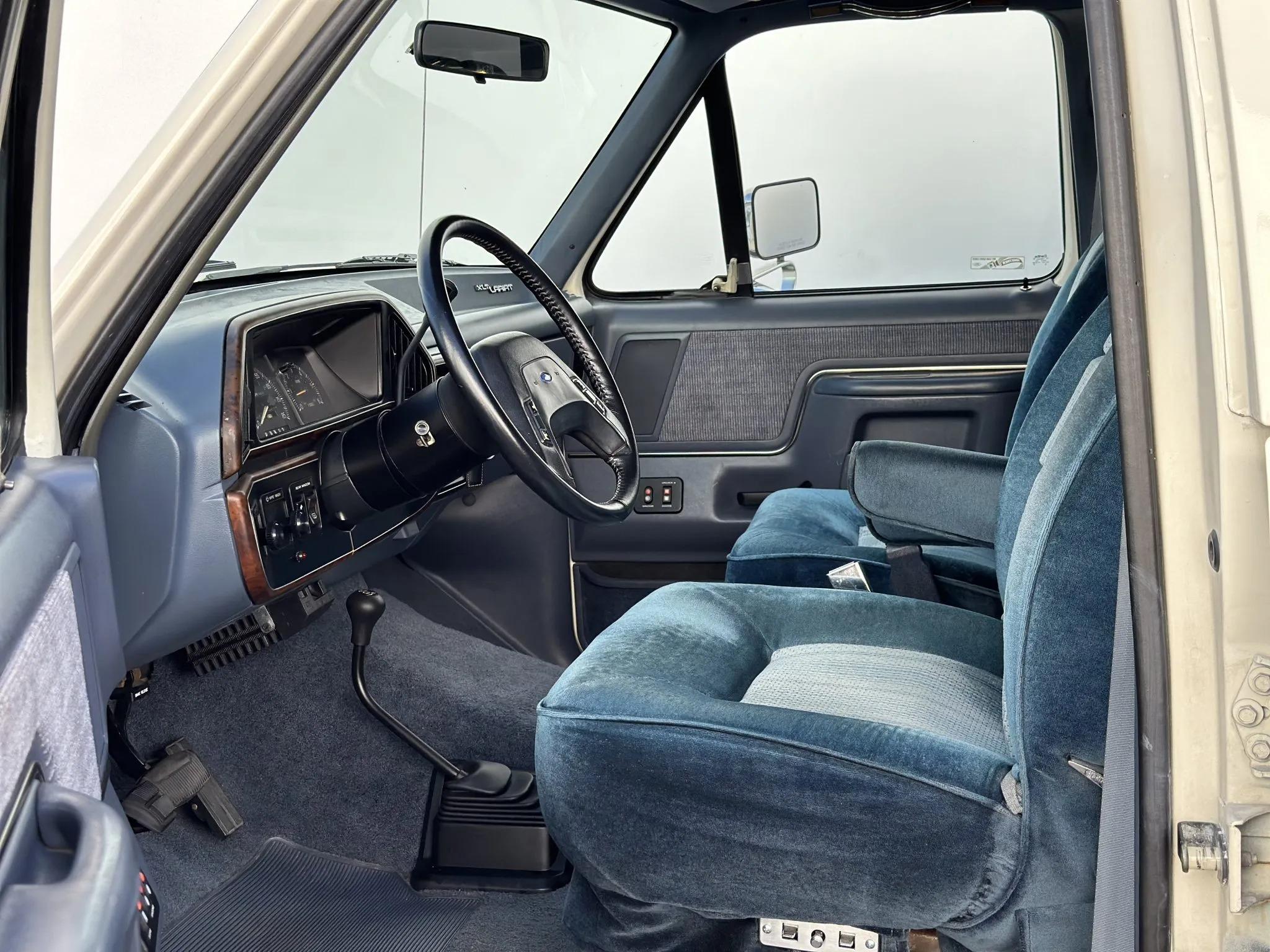 1990 Ford C-350 Centurion