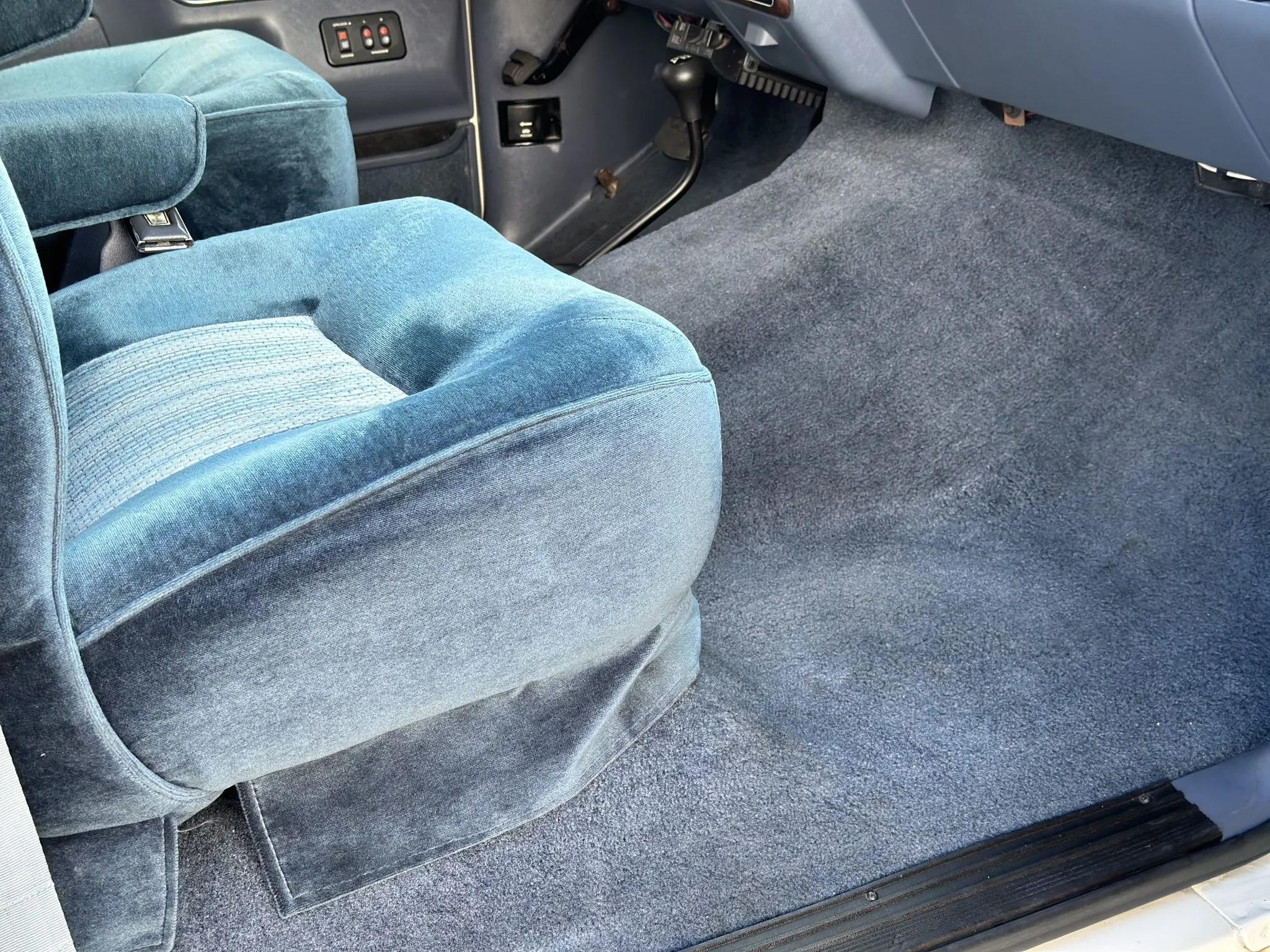 1990 Ford C-350 Centurion